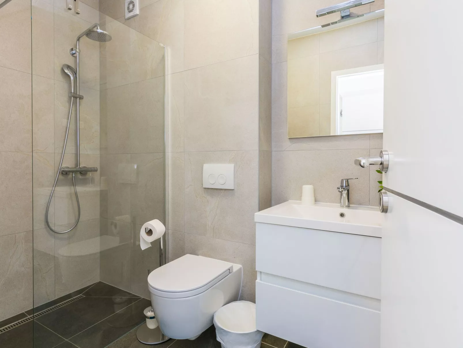 Ferienvilla "Miri Orchid" mit privatem Pool-Dedans