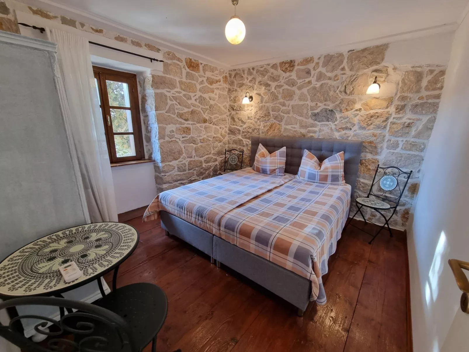 Tolles Ferienhaus in Supetarska Draga mit Garten-Inside