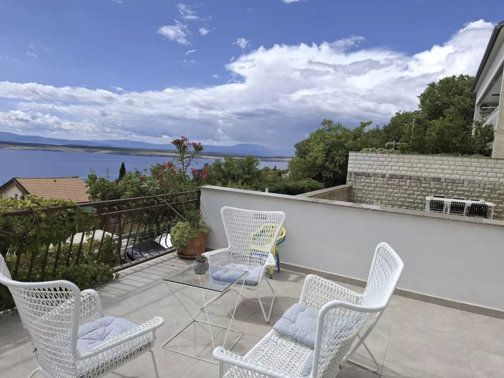 Haus La Dostana-Draußen