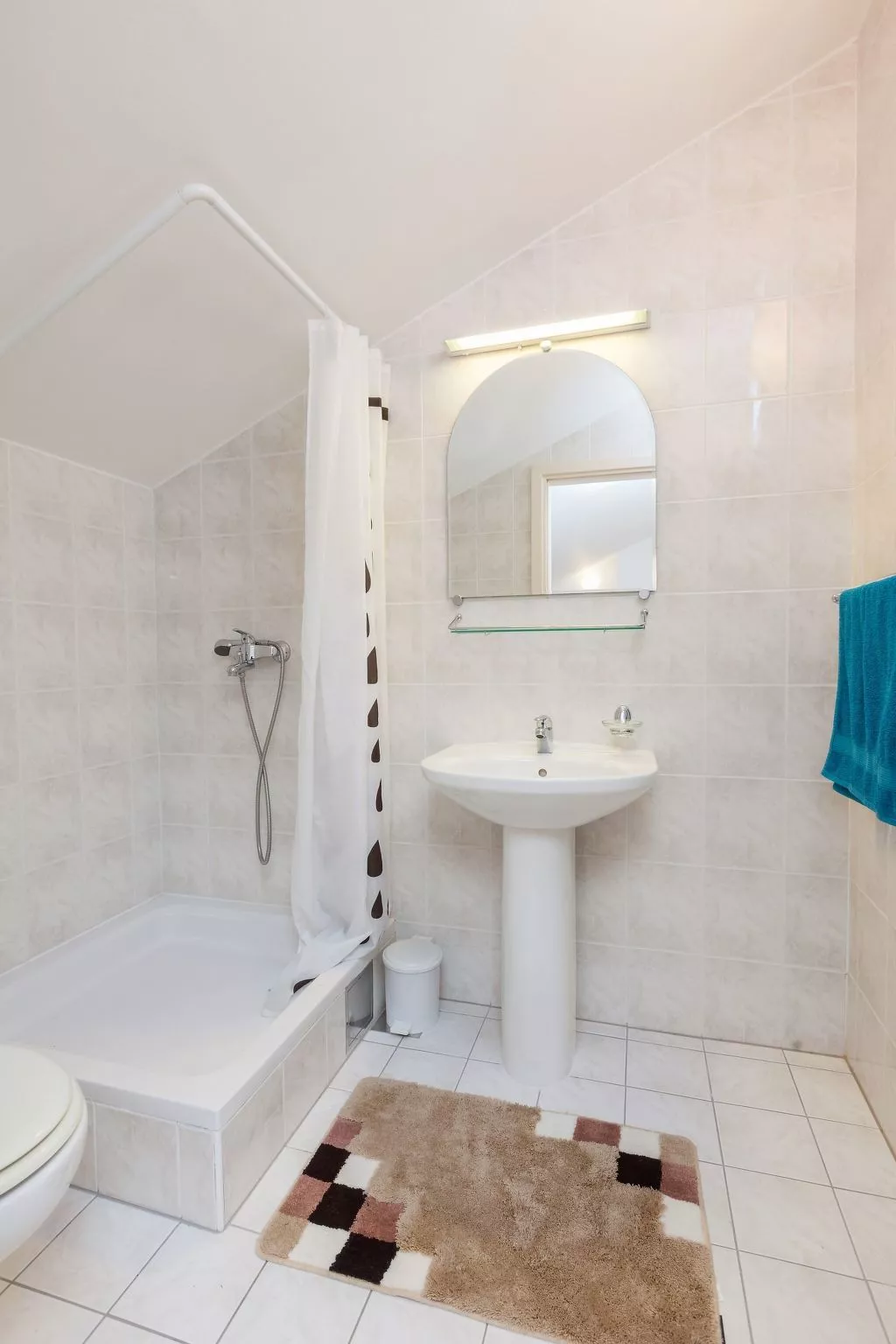 Wohnung mit Blick auf das Wasser-Drinnen