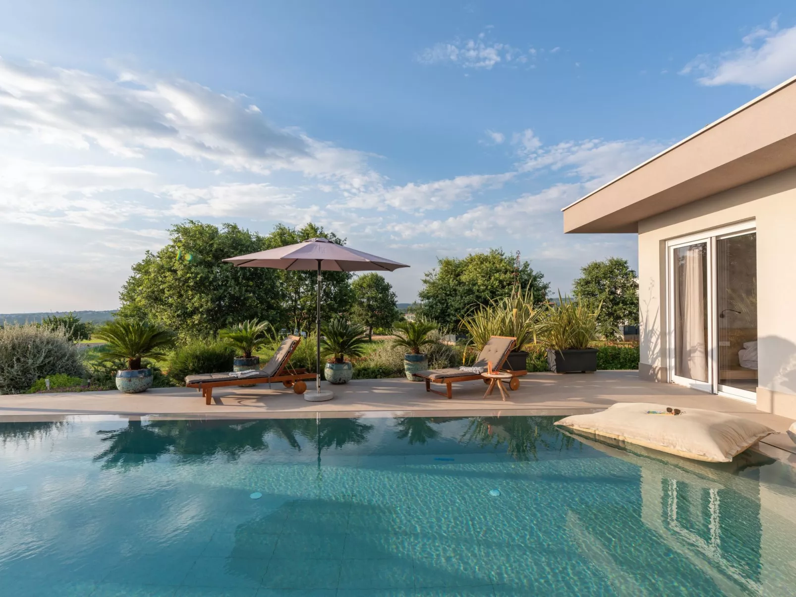 Villa Serena-Draußen