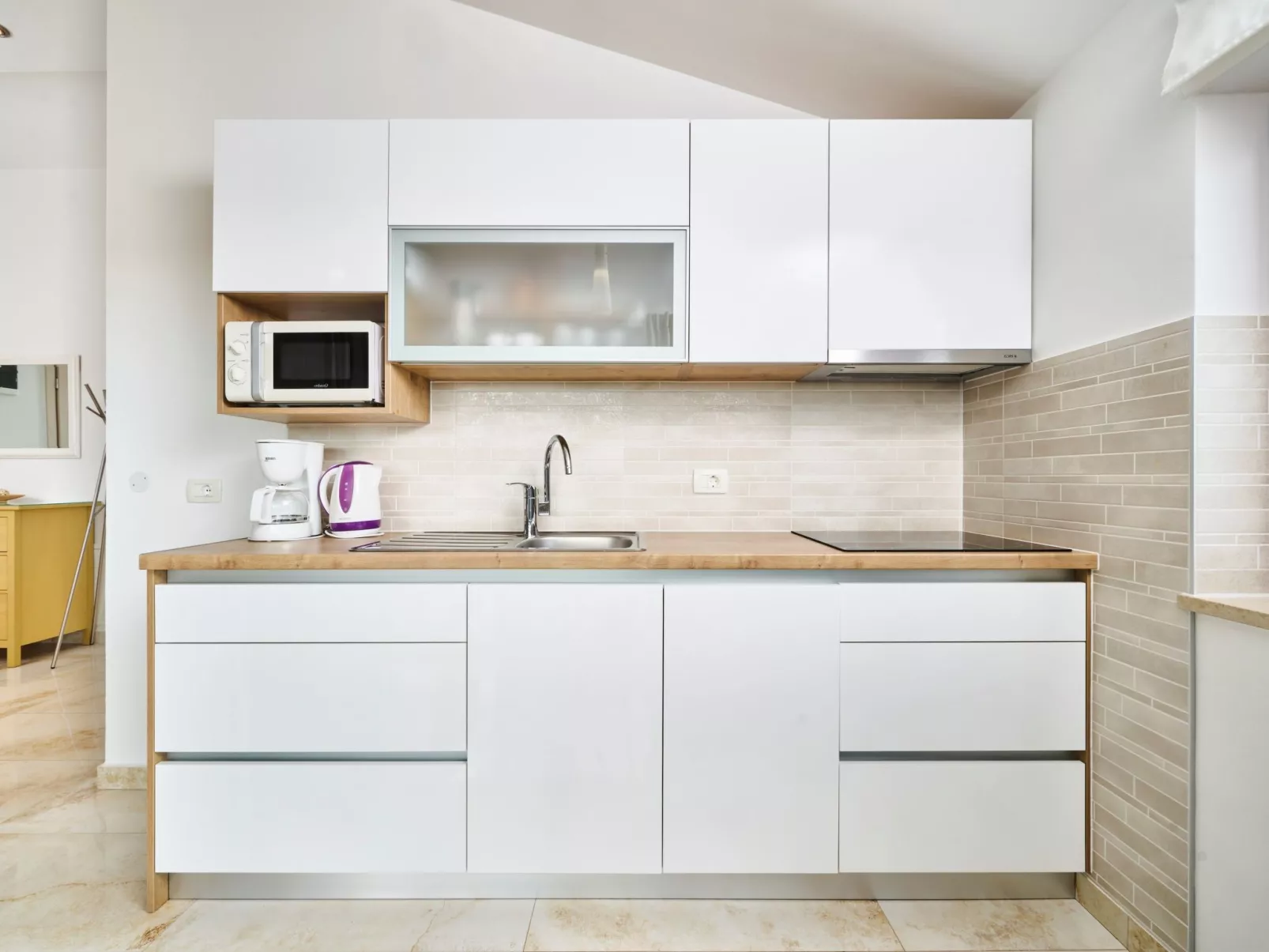 App für bis zu 6 Personen.-Drinnen