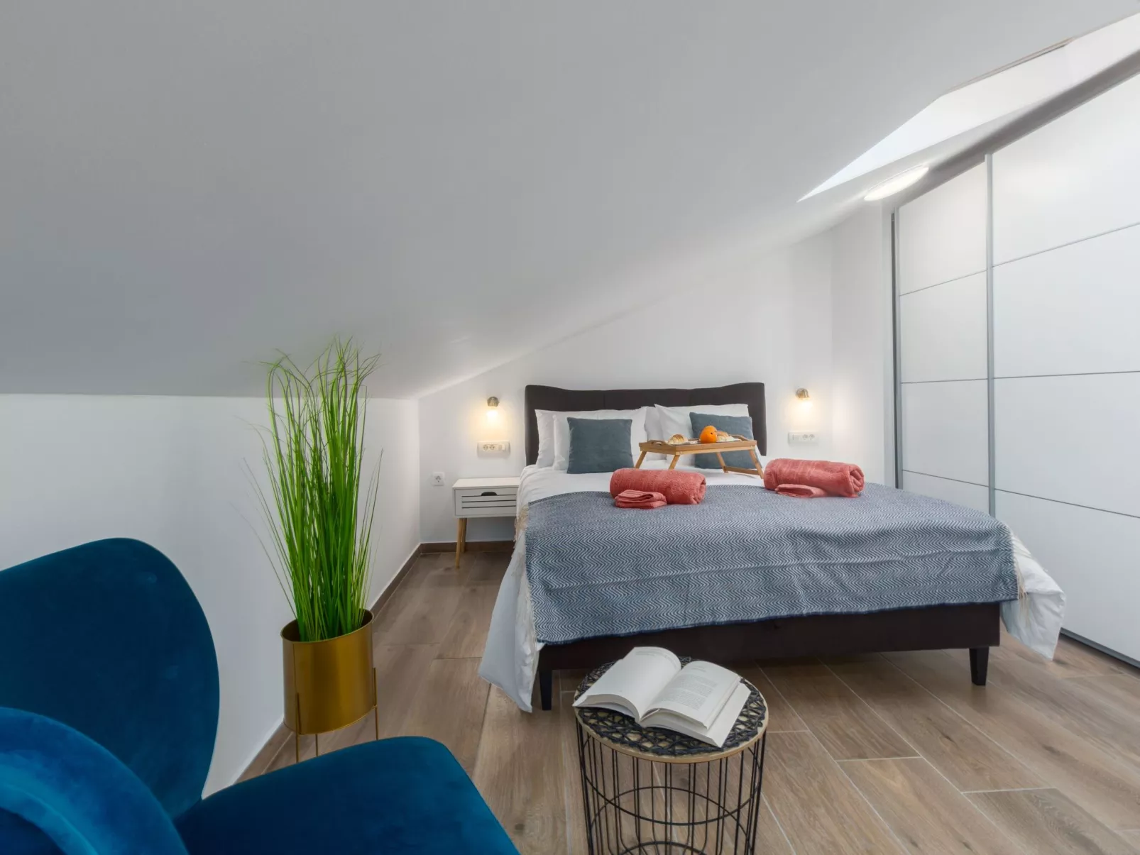 Resience Radovan 4-Image-tags.info