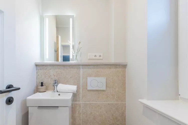 Biikehuus Ost-Bathroom
