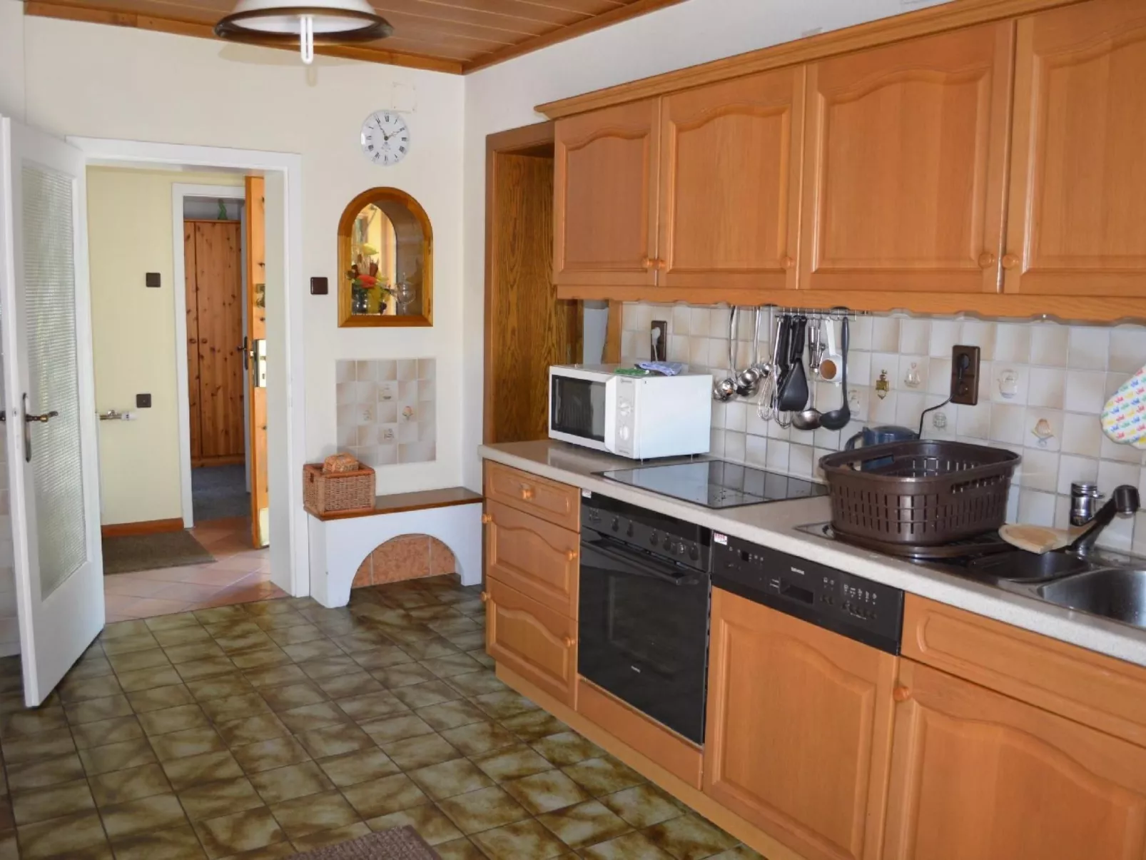 Erna Angermaier-Inside