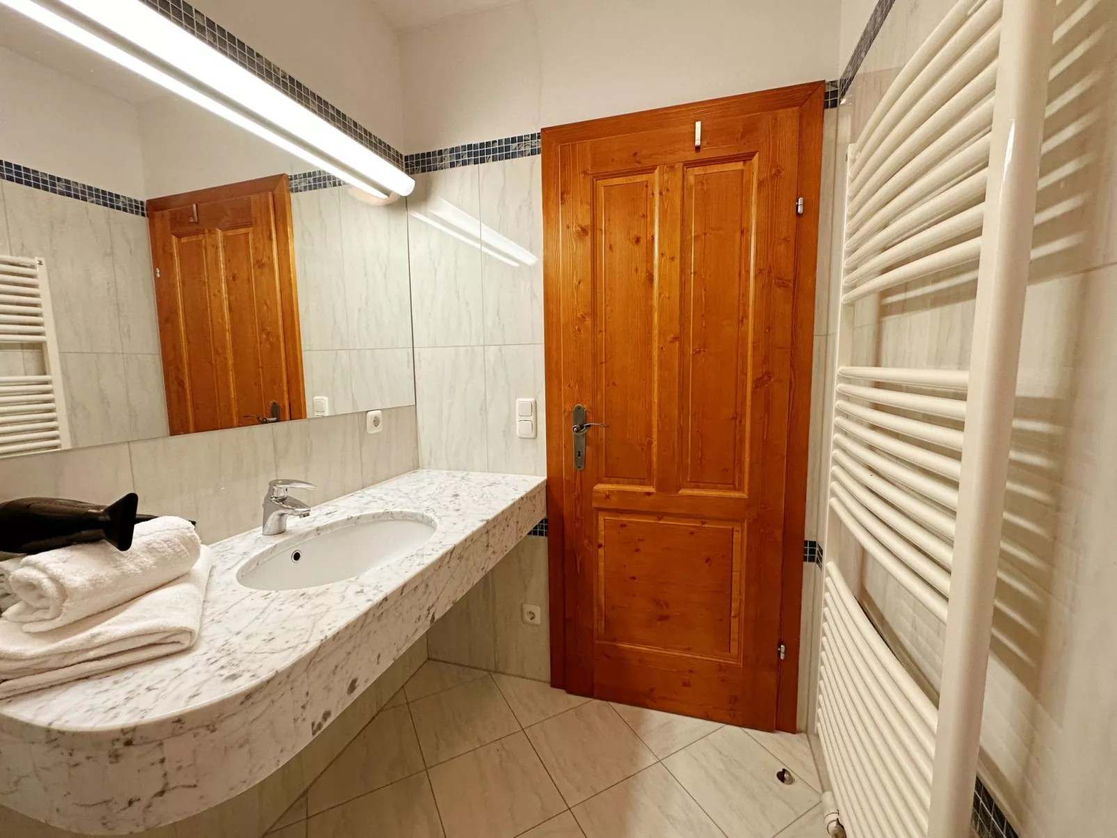 Wasserfal top 2-Inside