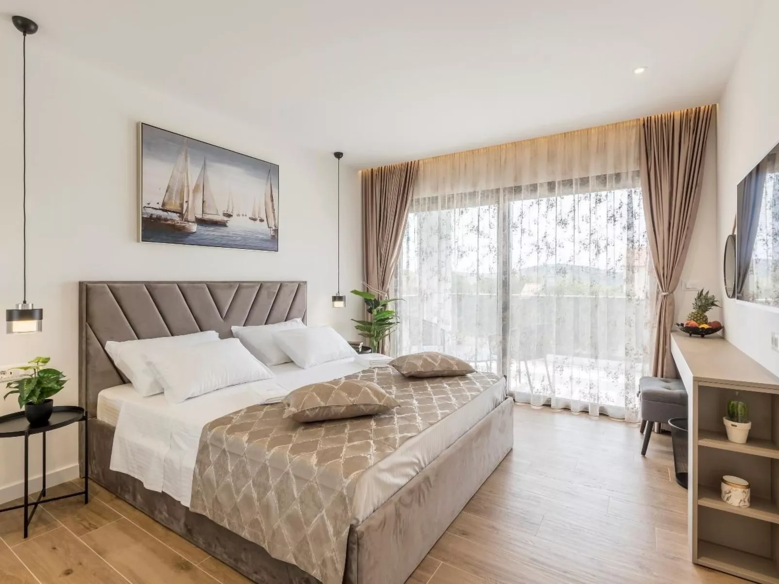 Villa Diana, modern gestaltet, in Dograde-Image-tags.info