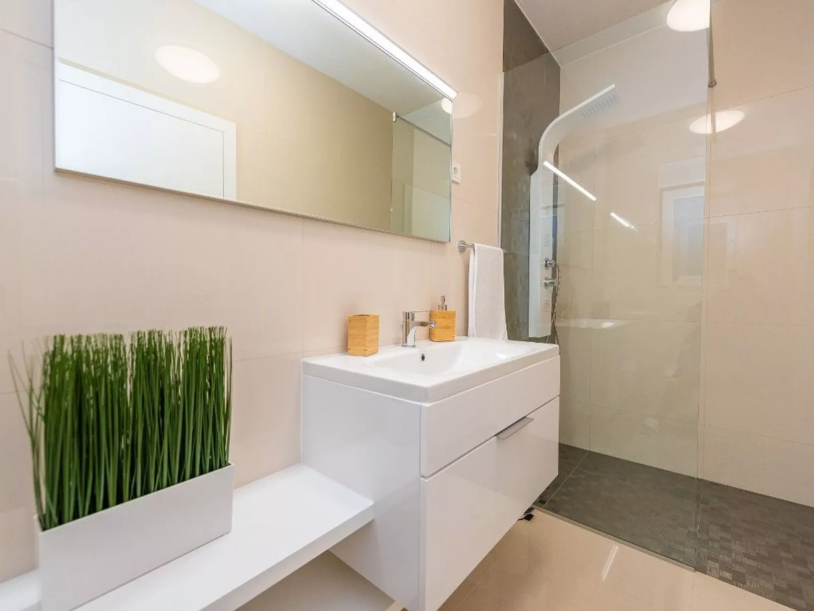 Villa mit beheiztem Pool Privlaka - TA Leut Agency-Drinnen