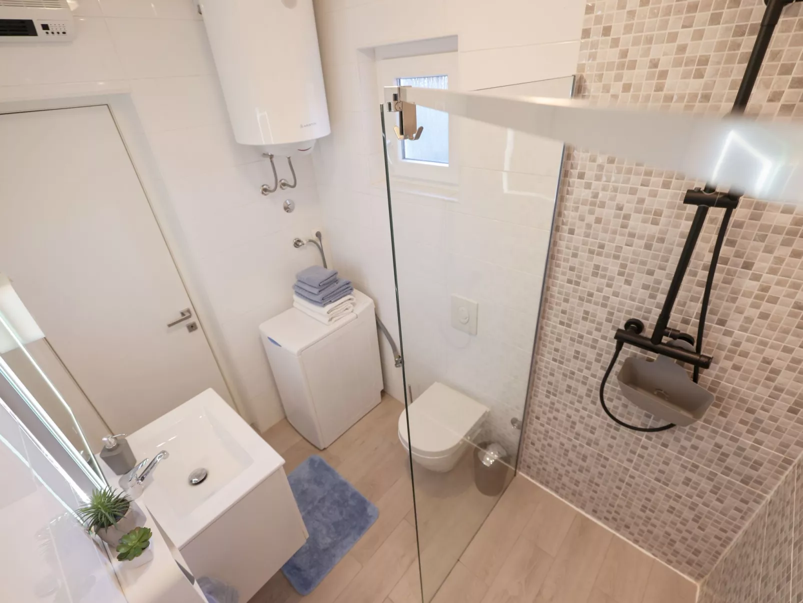 Wohnung "Siesta" direkt am Strand-Drinnen