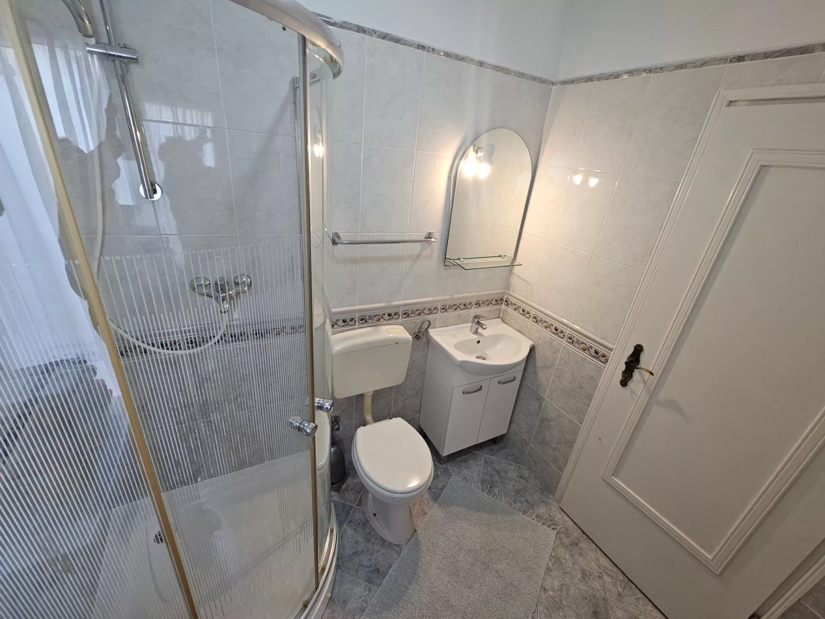 Appartement mit Balkon und Meerblick-Inside