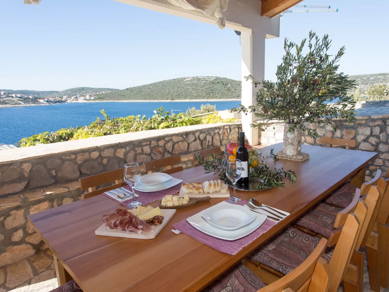 In Sevid mit Gemeinsamer Terrasse und Meerblick-Outside