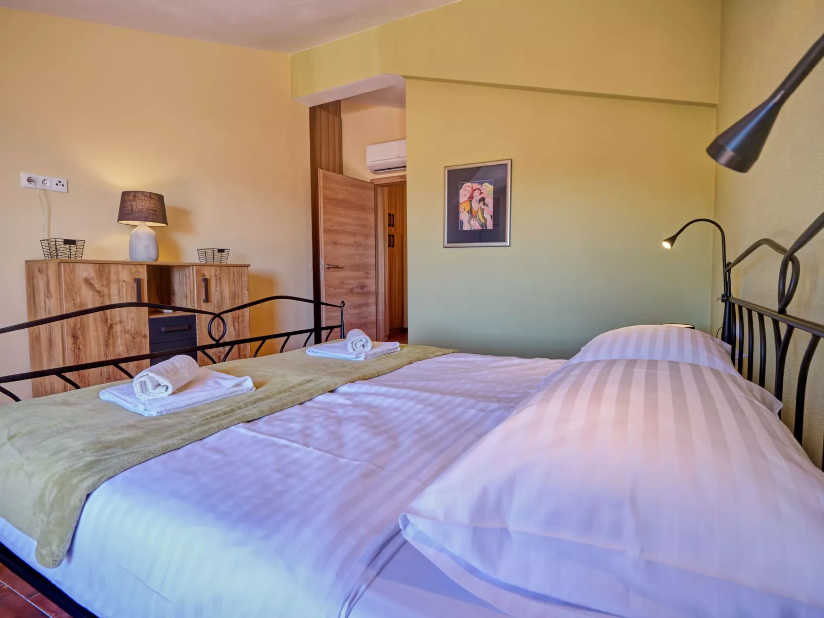 Anovi Holiday Home 1 - Haus mit zwei Schlafzimmern-Dedans