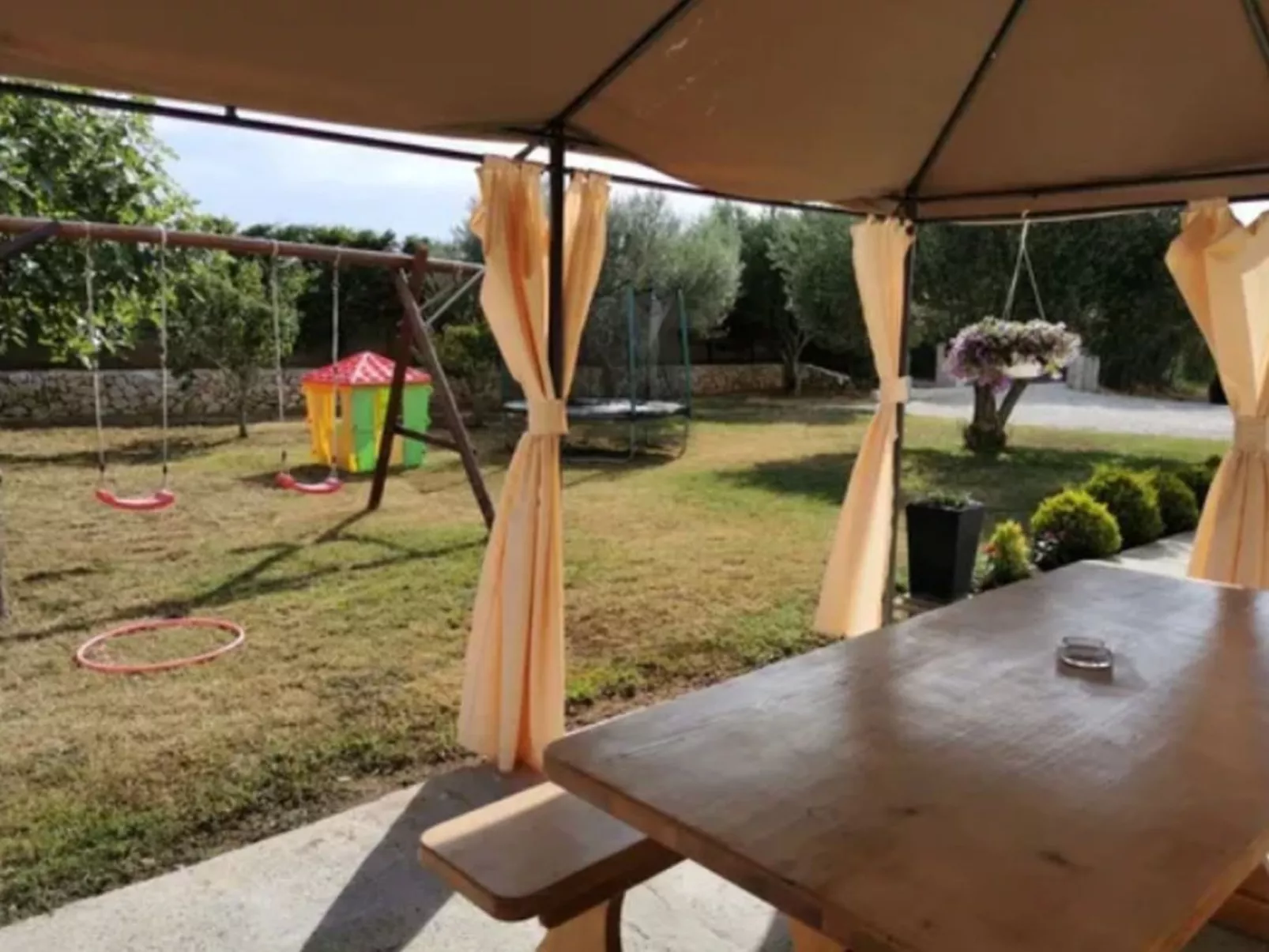 Wohnung Kim Red -von TA Leut Agency-Draußen