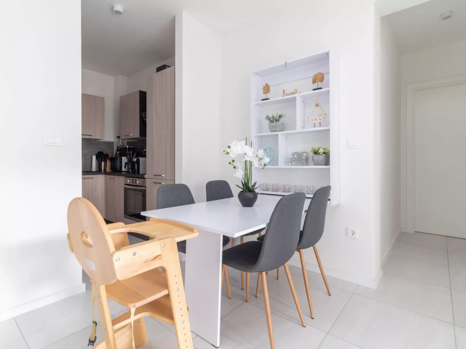 Wohnung mit Pool in Strandnähe -TA Leut Agency-Dedans