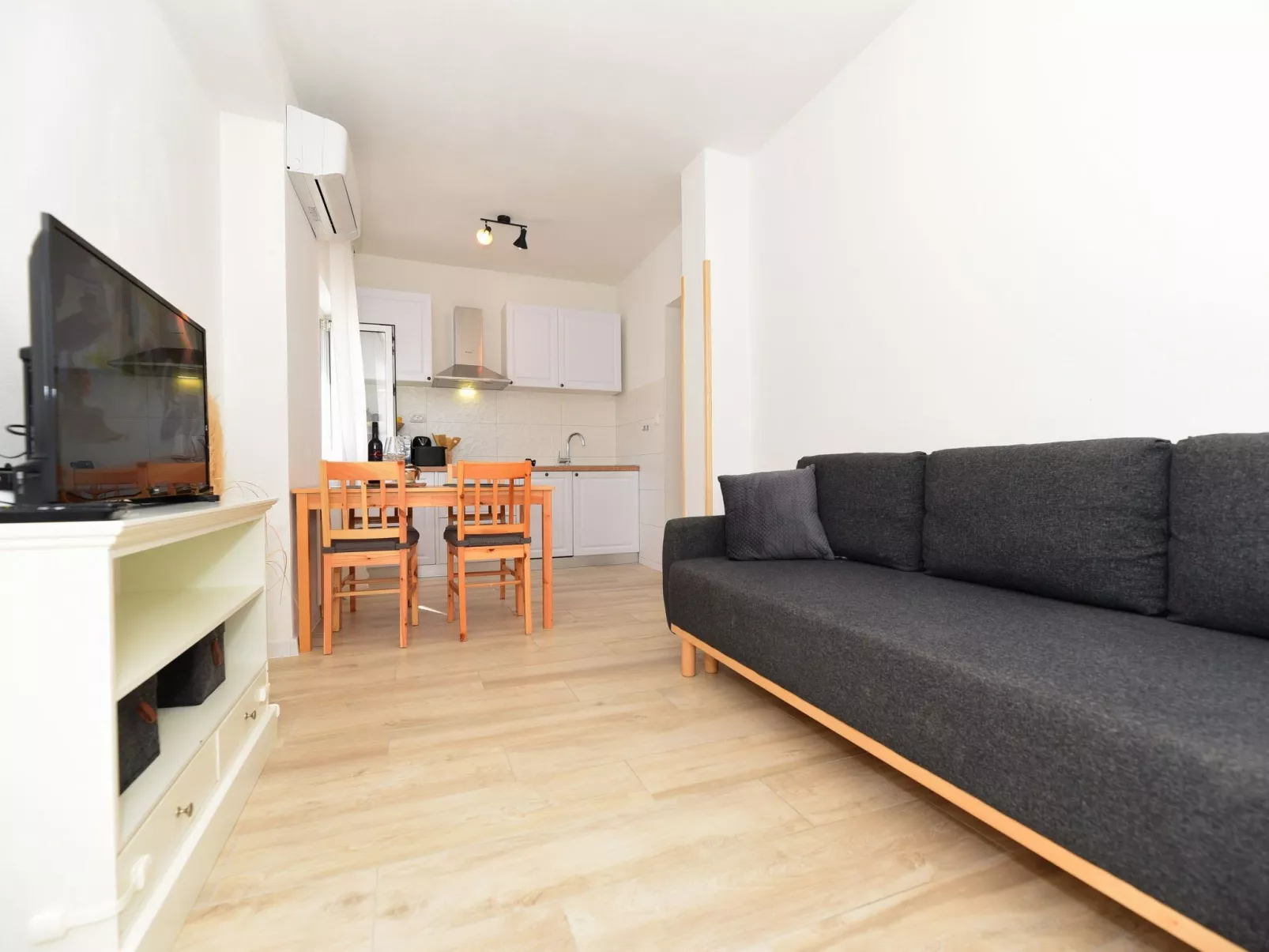 Wohnung mit Garage-Drinnen