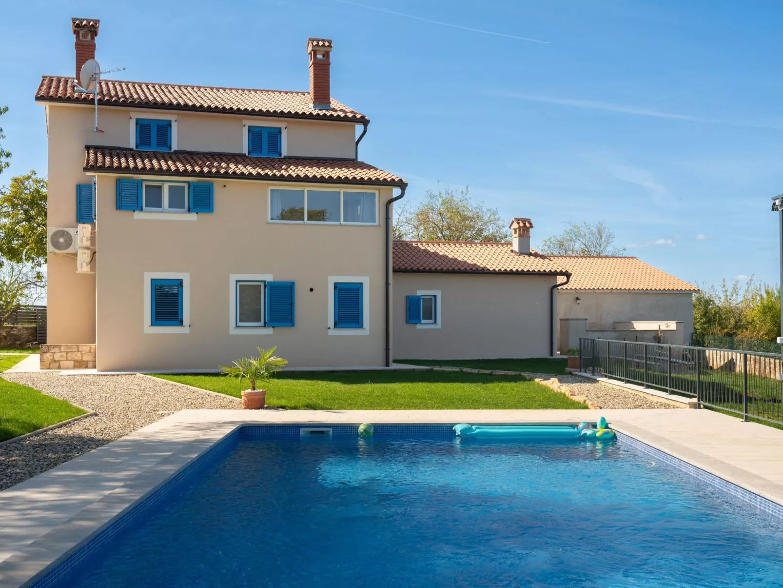 Villa "Francesca" mit Garten, Grill und Pool-Outside