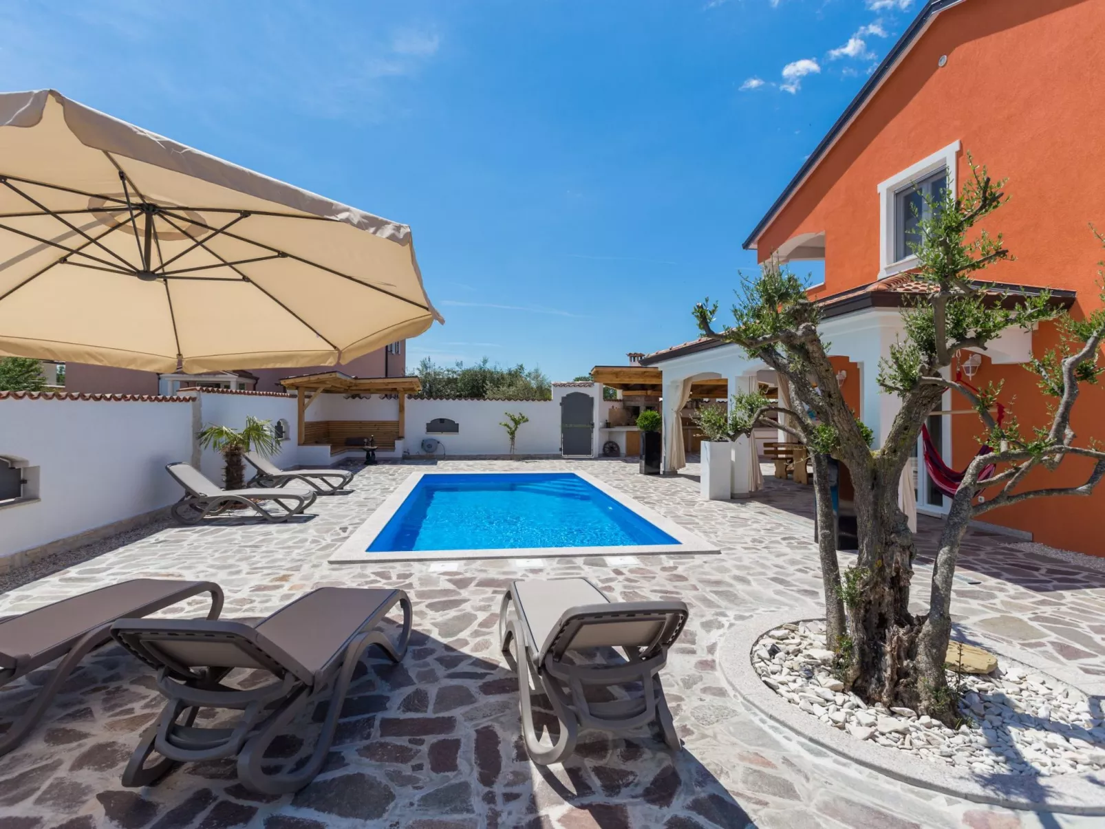 Villa Deni-Image-tags.info