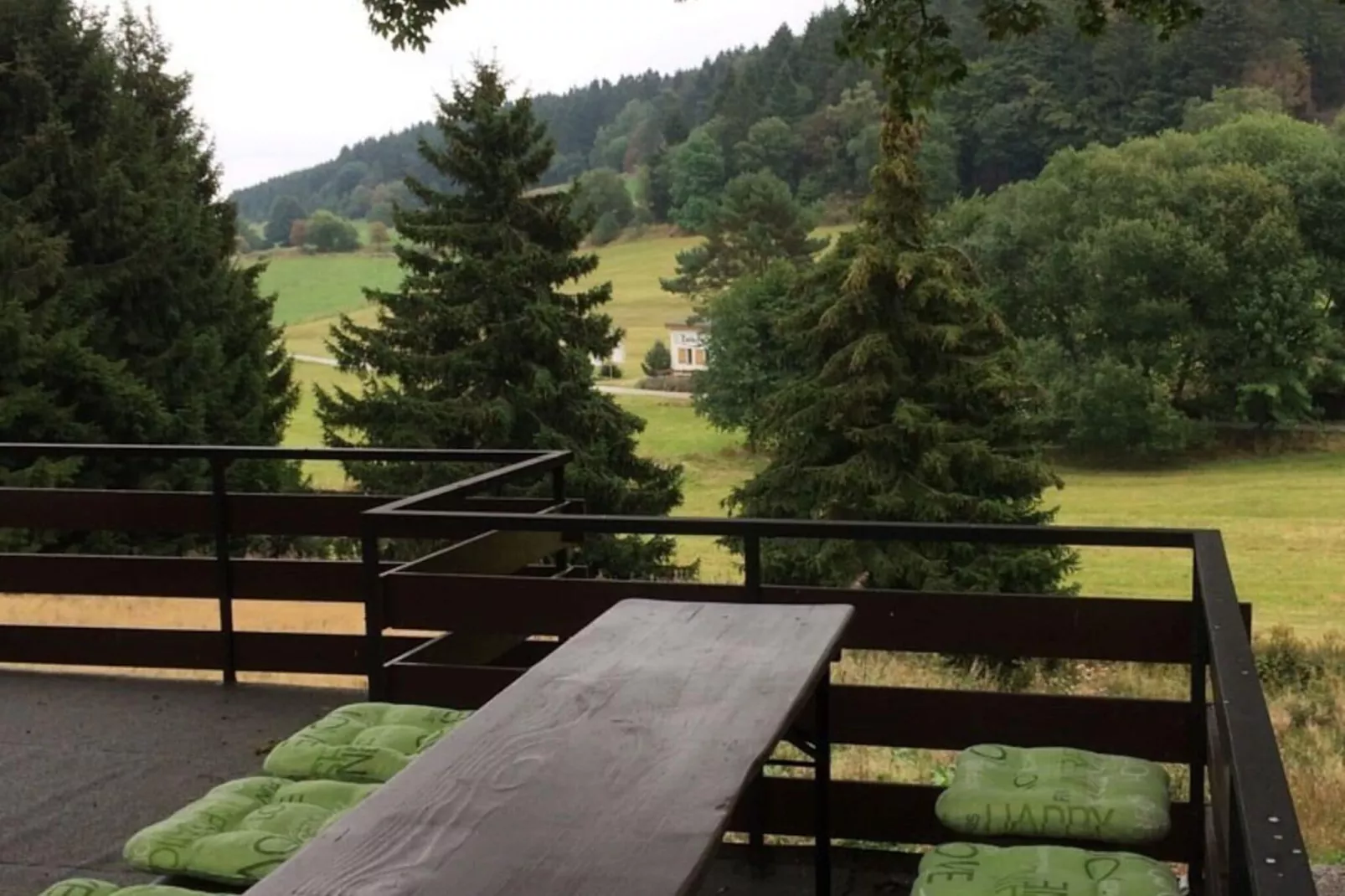 Naturhaus-Aussicht Sommer
