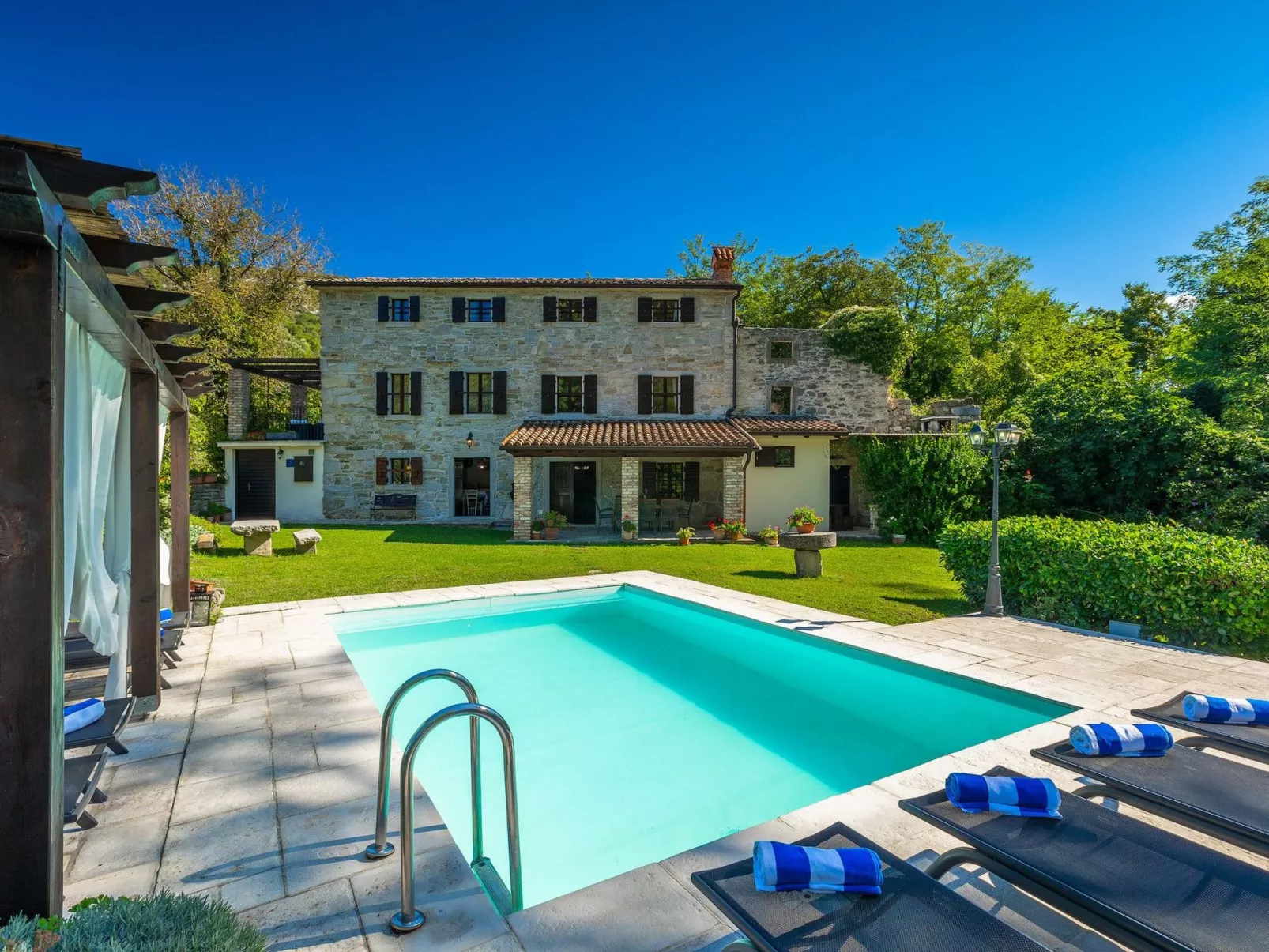 Villa Mulino-Outside