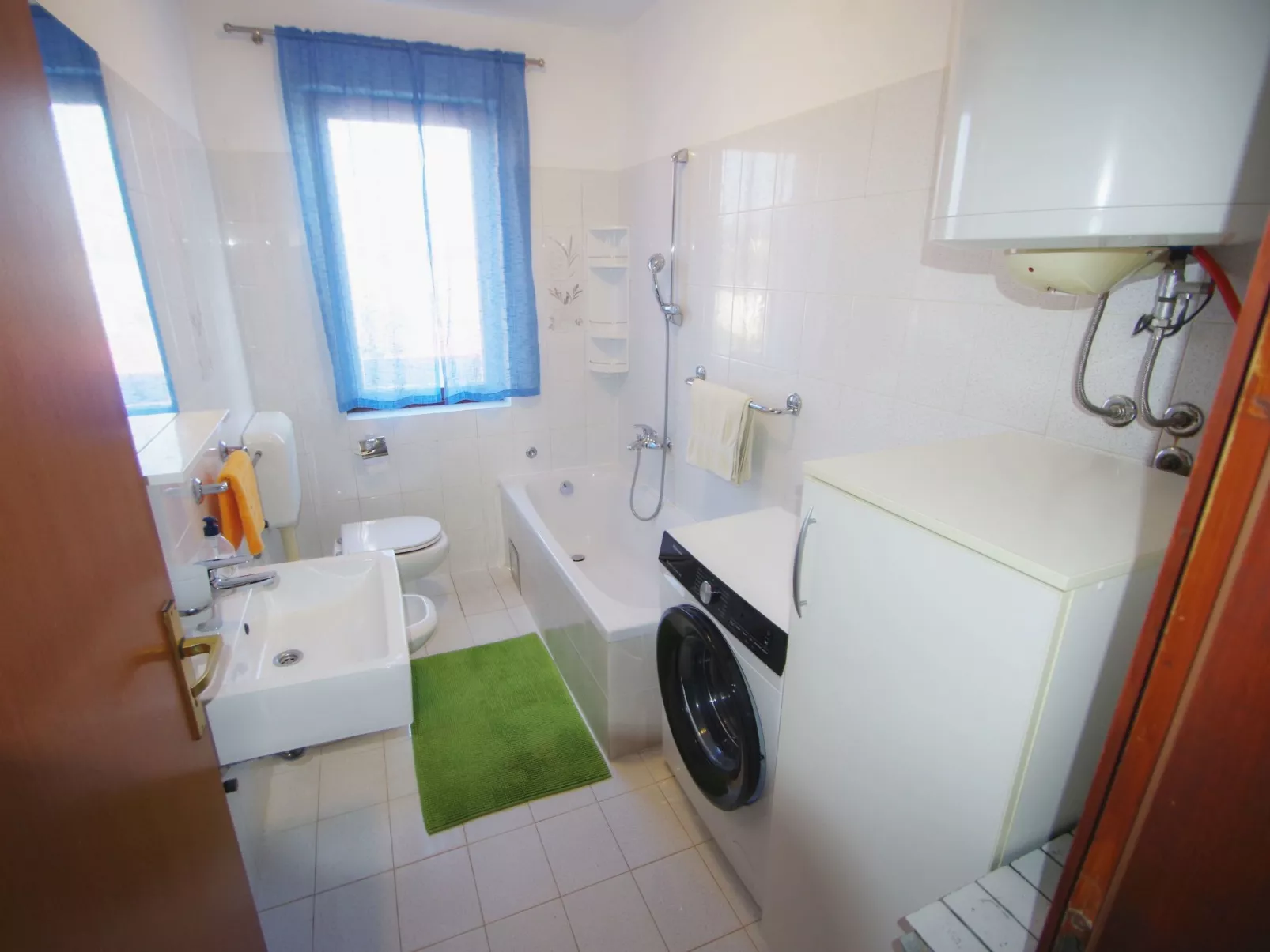 Mit privatem Pool und Garten-Dedans