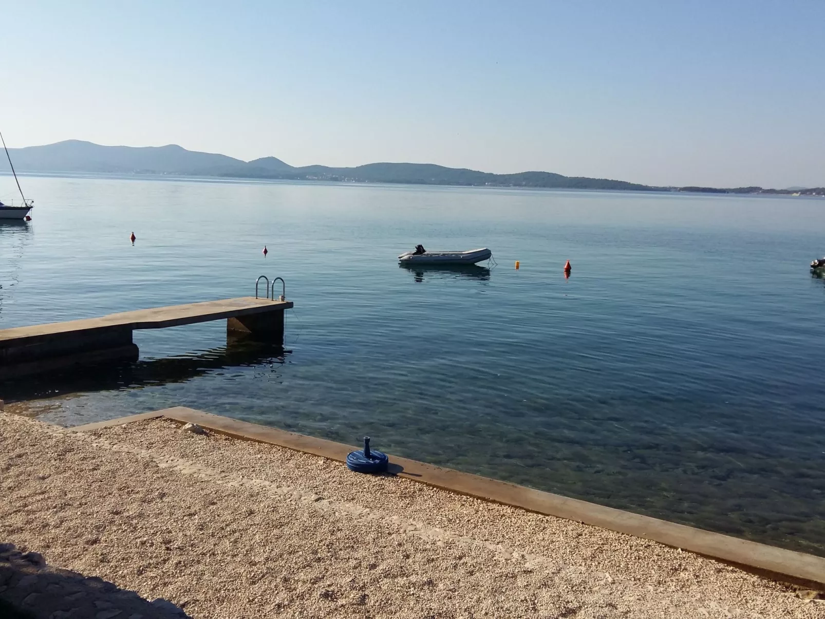 Geräumiges Ferienwohnung im Erdgeschoss mit zwei Schlafzimmern für sechs Person-Draußen