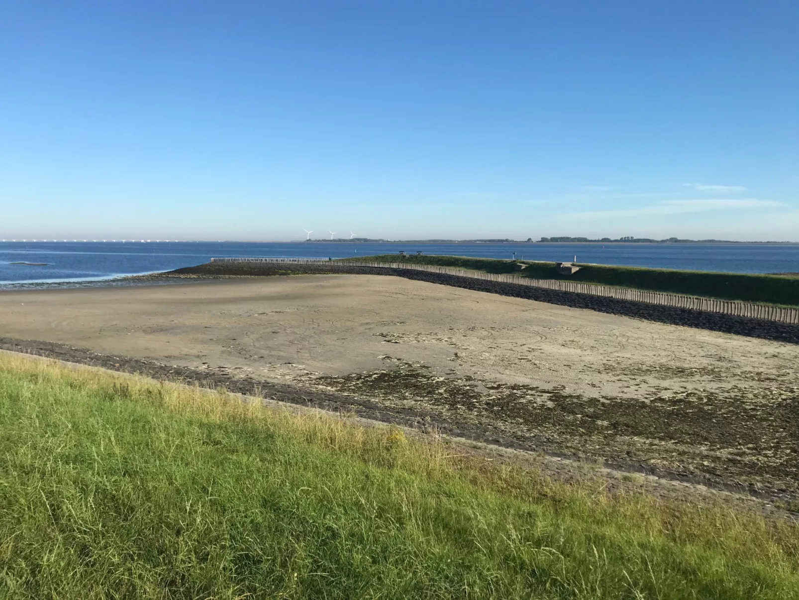 Reefhouse 47, wo es noch Platz für Ruhe gibt-Outside