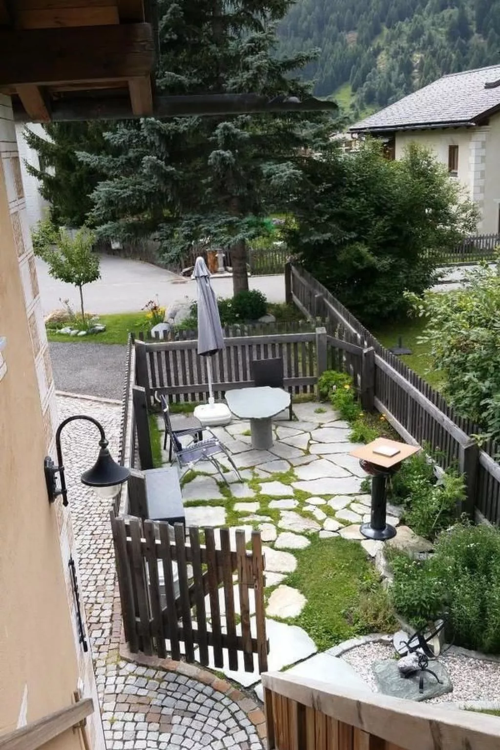 Chasa Suldanella-Outside