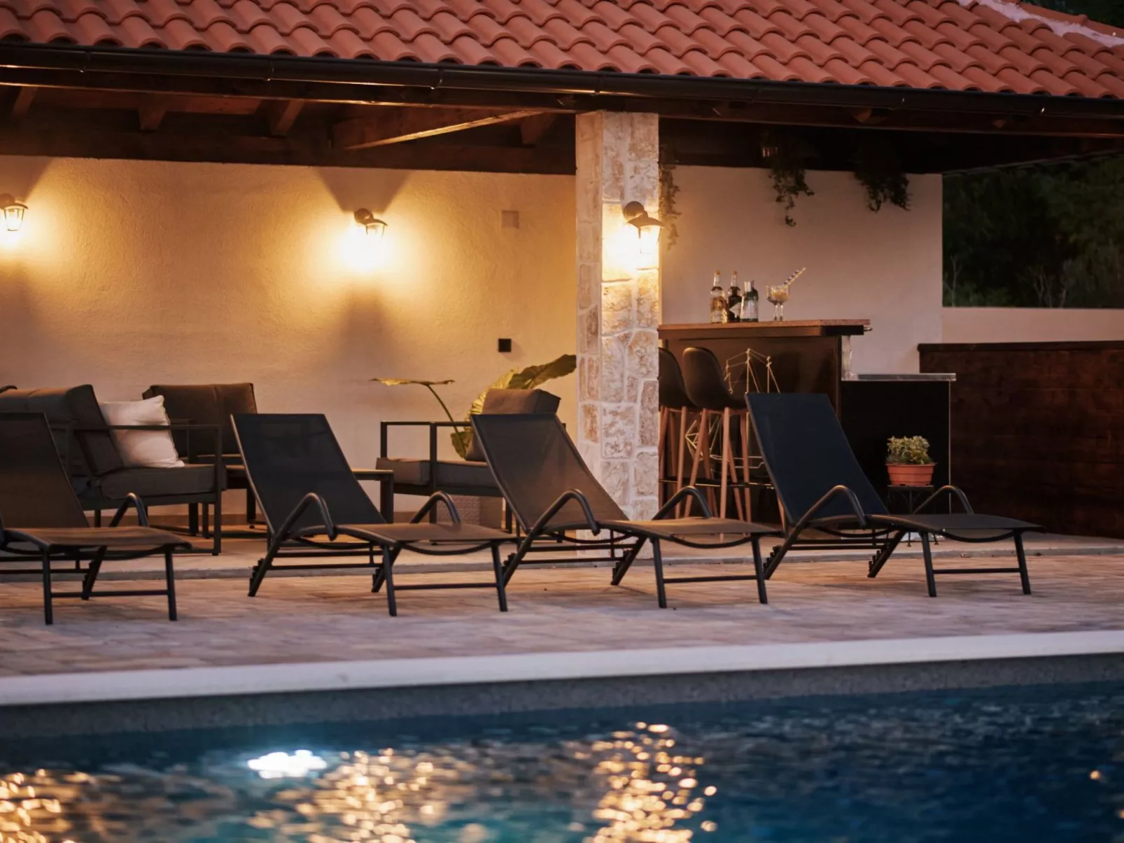 Wunderschöne Villa mit privatem Fitnessstudio und Pool - TA Leut-Draußen