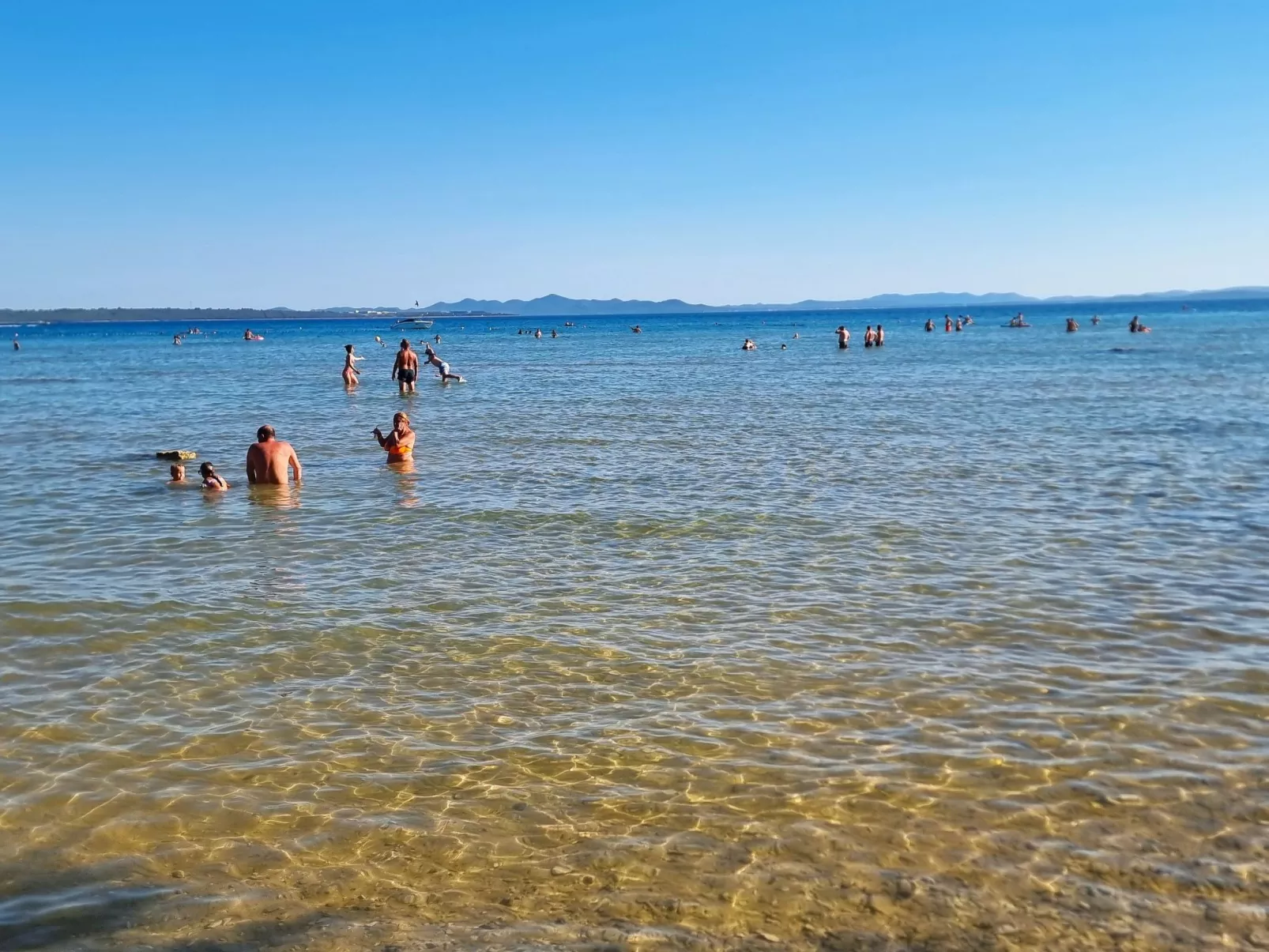 Erdgeschoss-Ferienwohnung mit Garten und Pool-Outside
