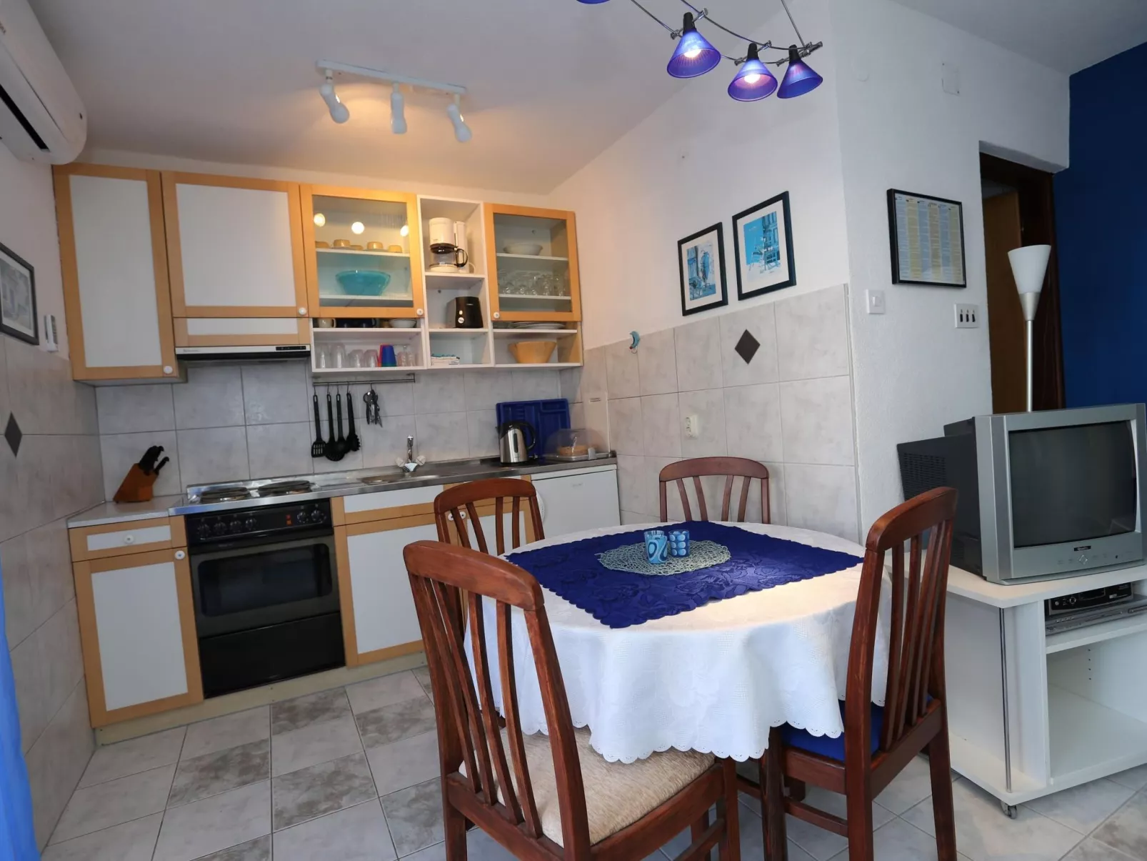 Villa Mediteran, kleine Ferienwohnung mit Balkon-Image-tags.info