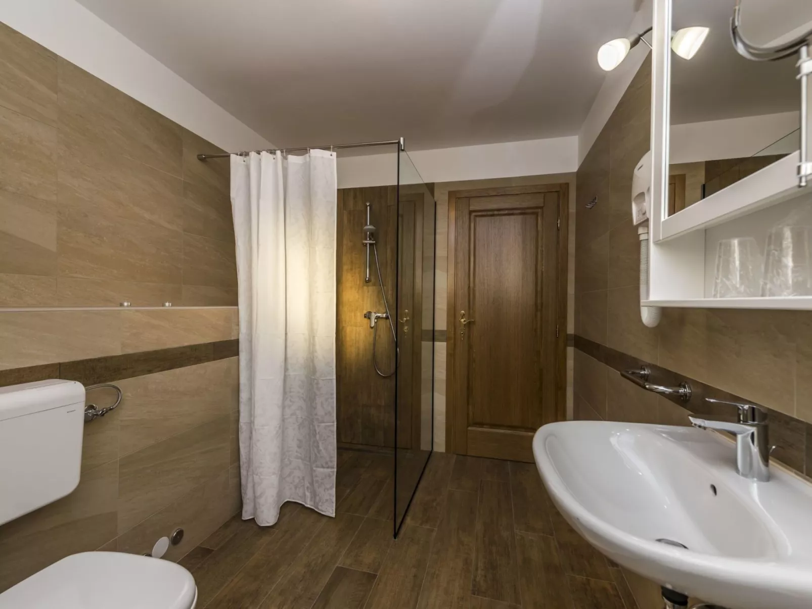 VILLA CON WELLNESS A 1 KM DAL MARE-Drinnen