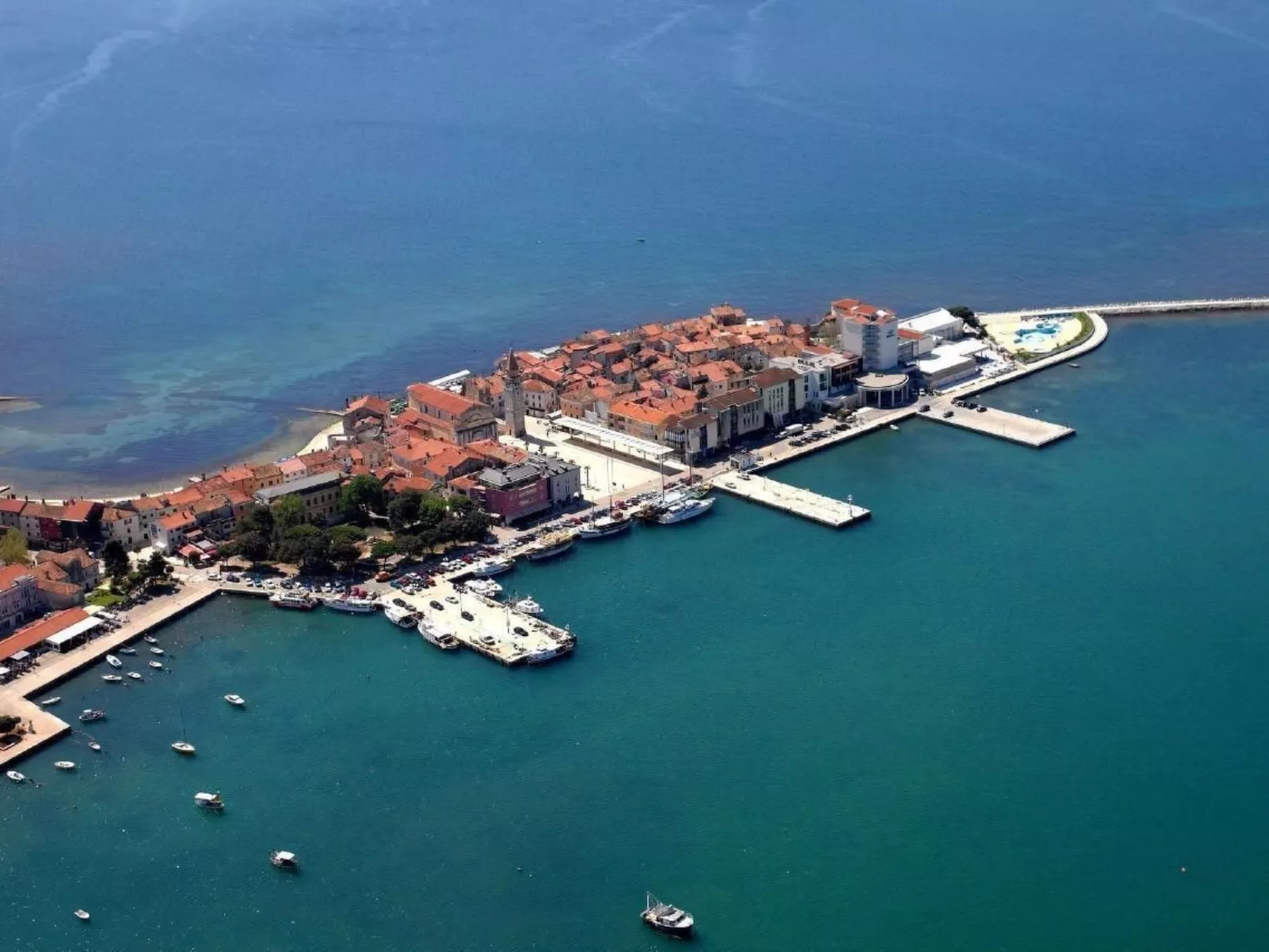 Große Wohnung in Umag mit Terrasse und Grill-Draußen