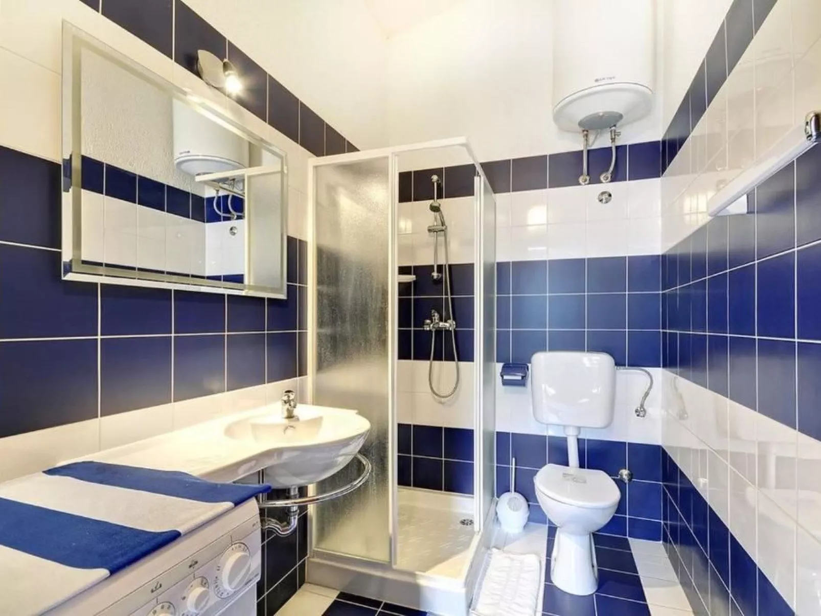 Villa Vallelunga-Inside