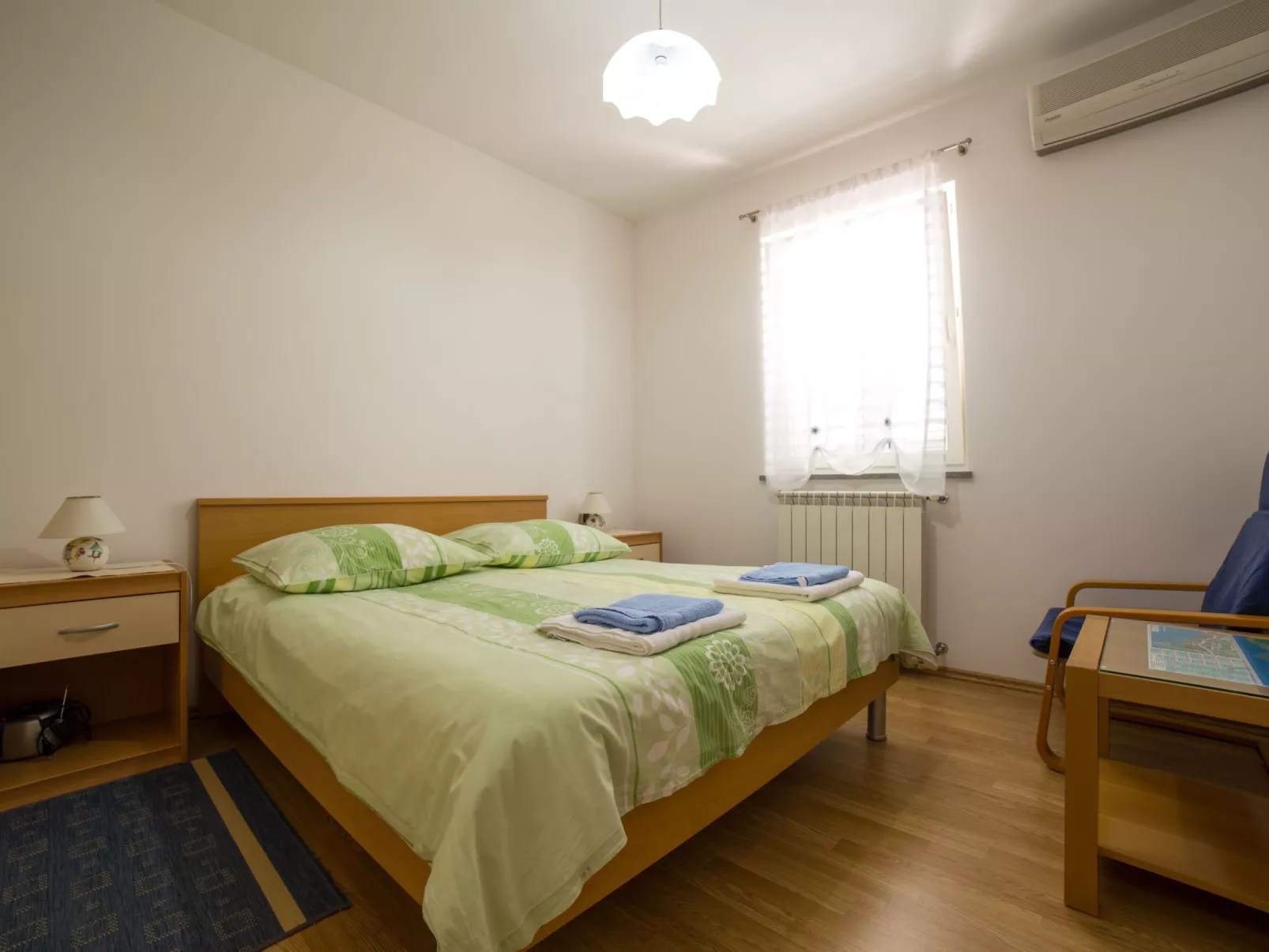 Wohnung mit Terrasse-Drinnen