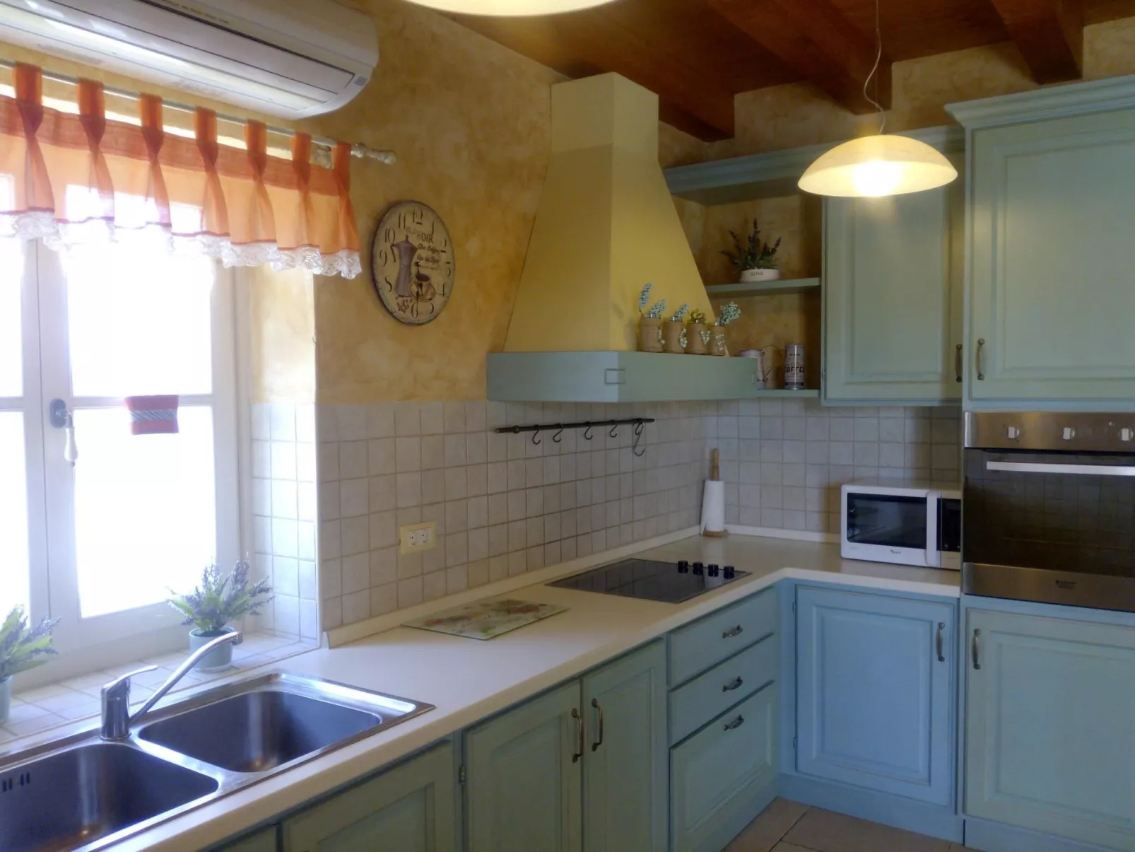 Für 8 Personen und 2 Kinder in Segotici, Istrien (Südküste von Istrien)-Drinnen