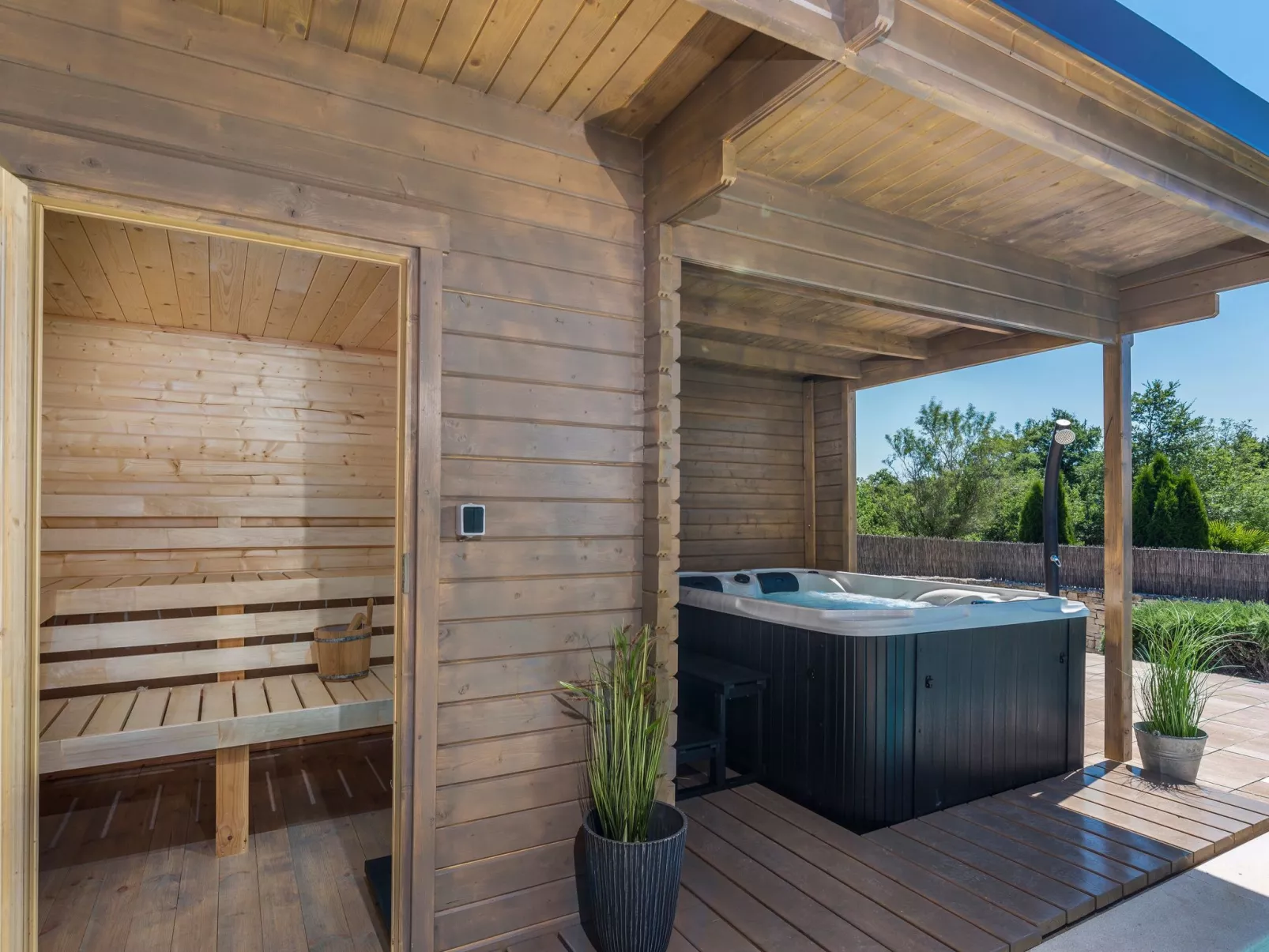 Villa Dante-Draußen