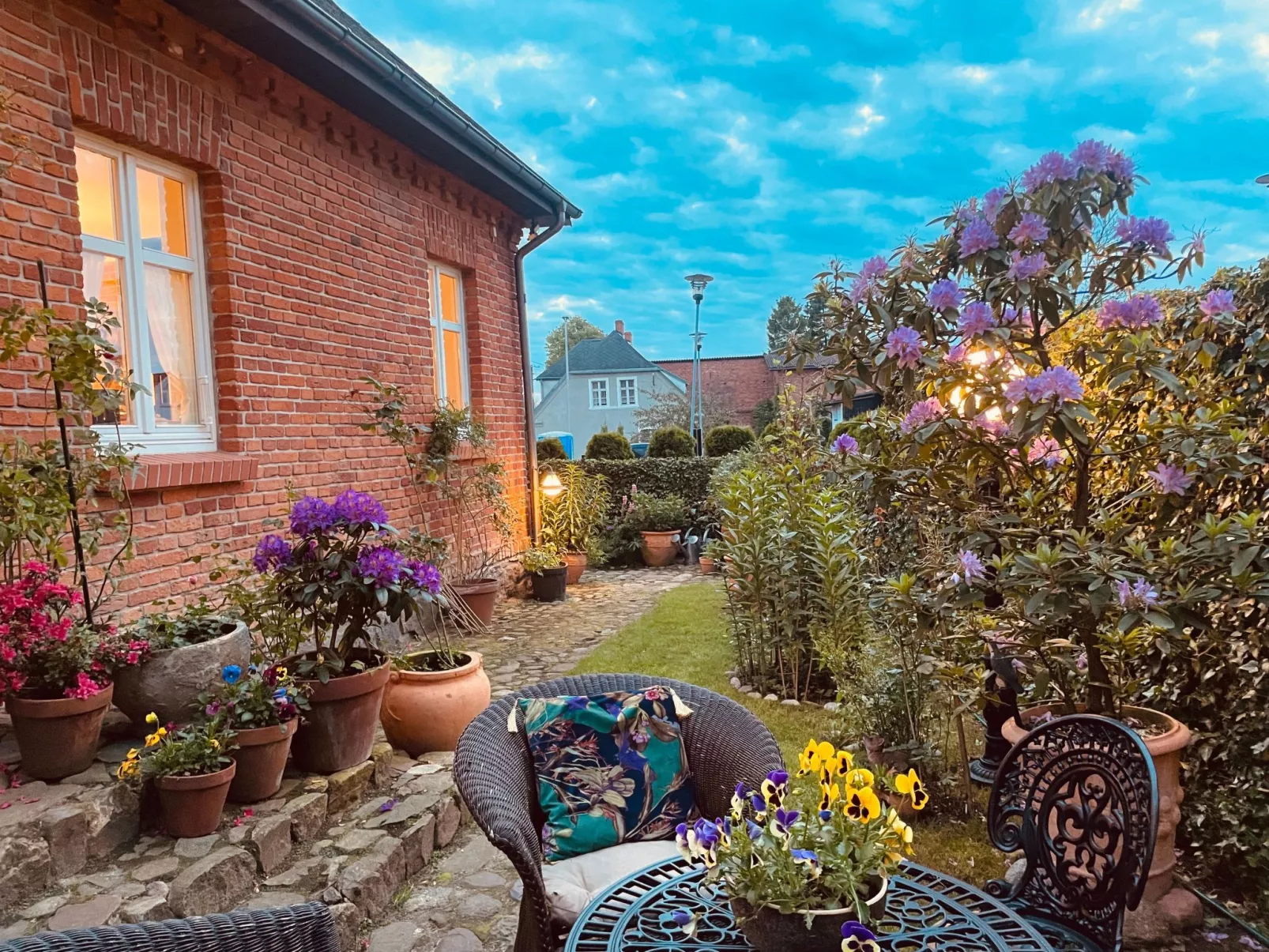 Anwesen mit Garten, Grill und Terrasse-Image-tags.info