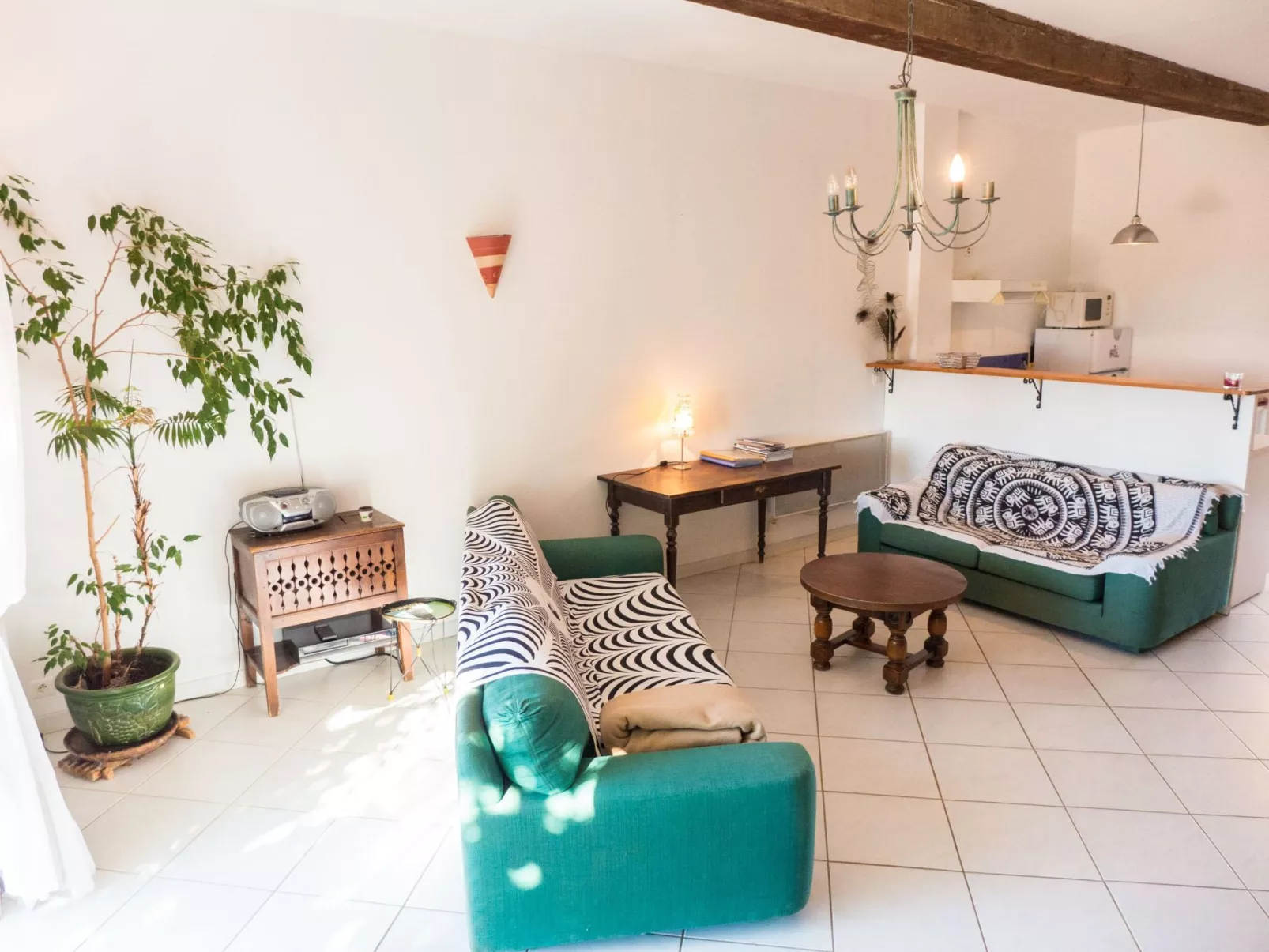 In Murviel-les-Béziers,-Drinnen