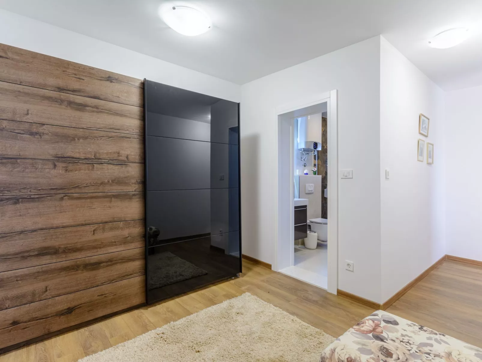 Villa mit vier Schlafzimmern und beheiztem Pool-Drinnen