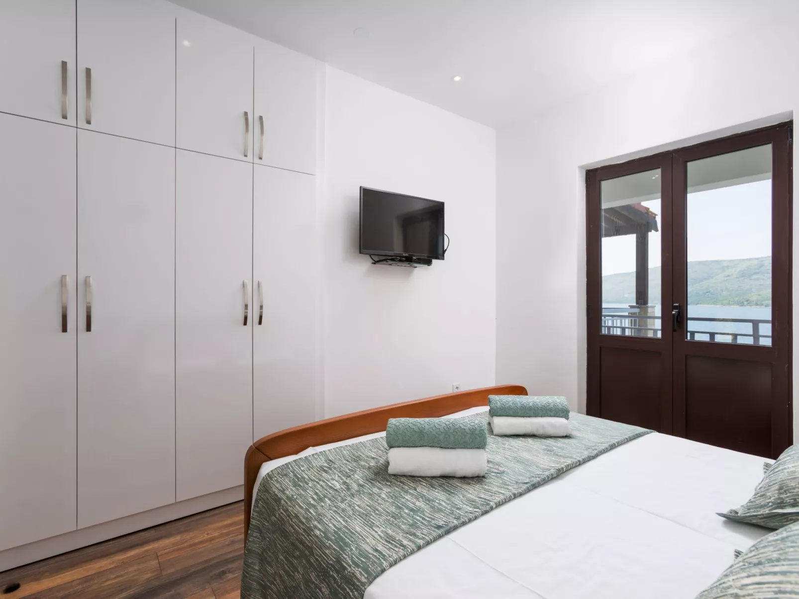 Seaside Villa Lara mit beheiztem Swimmingpool-Dedans