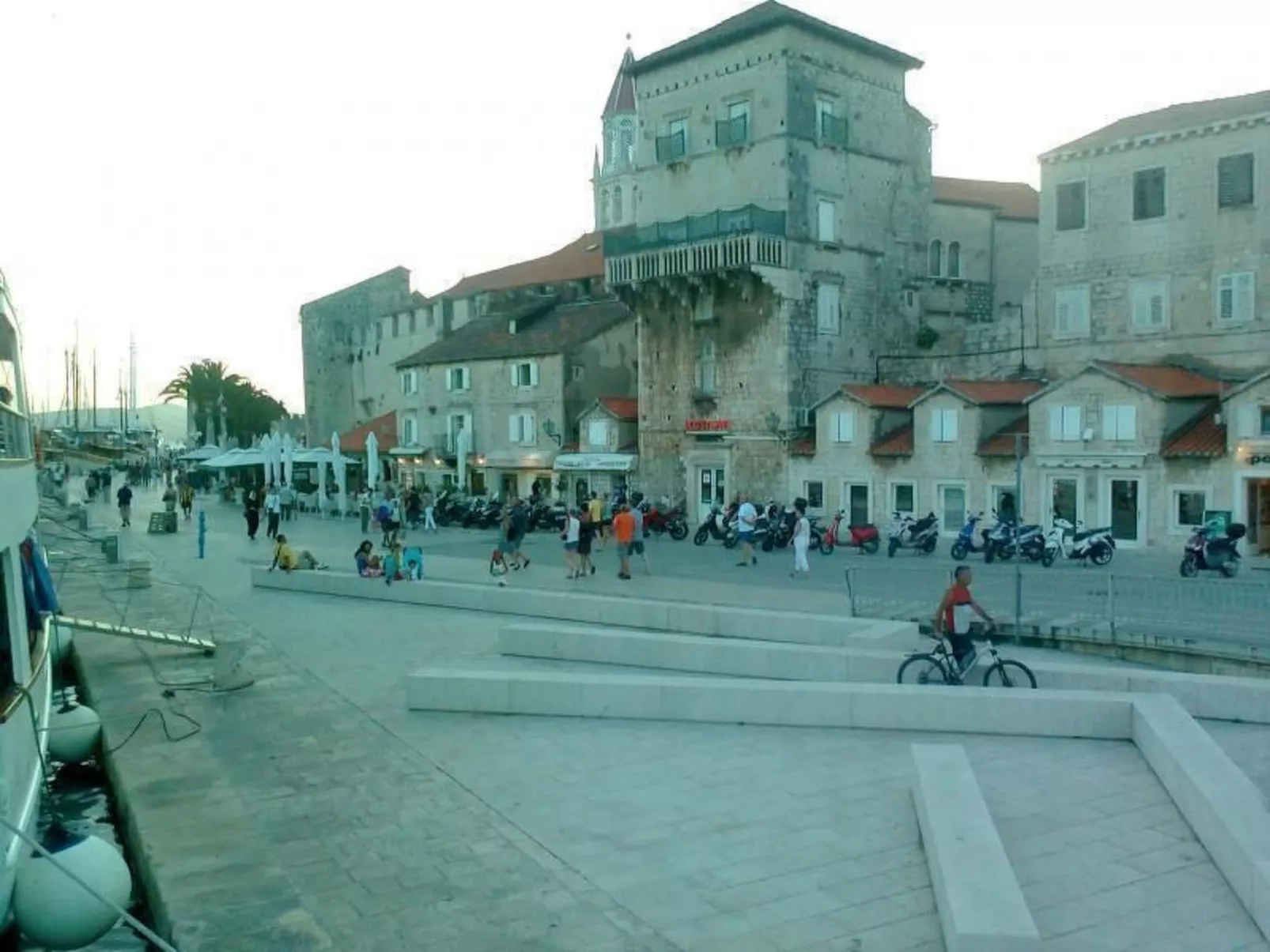 Nahe der Altstadt mit Meerblick-Dehors