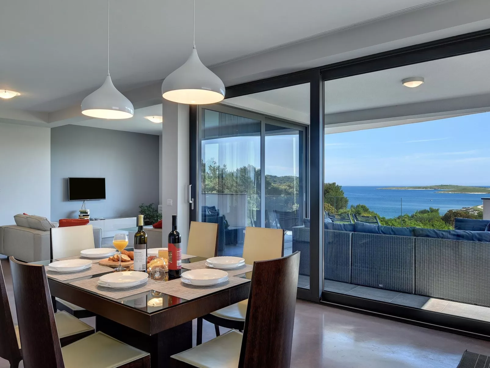 Ferienvilla Sunrise  mit Pool in Premantura-Drinnen