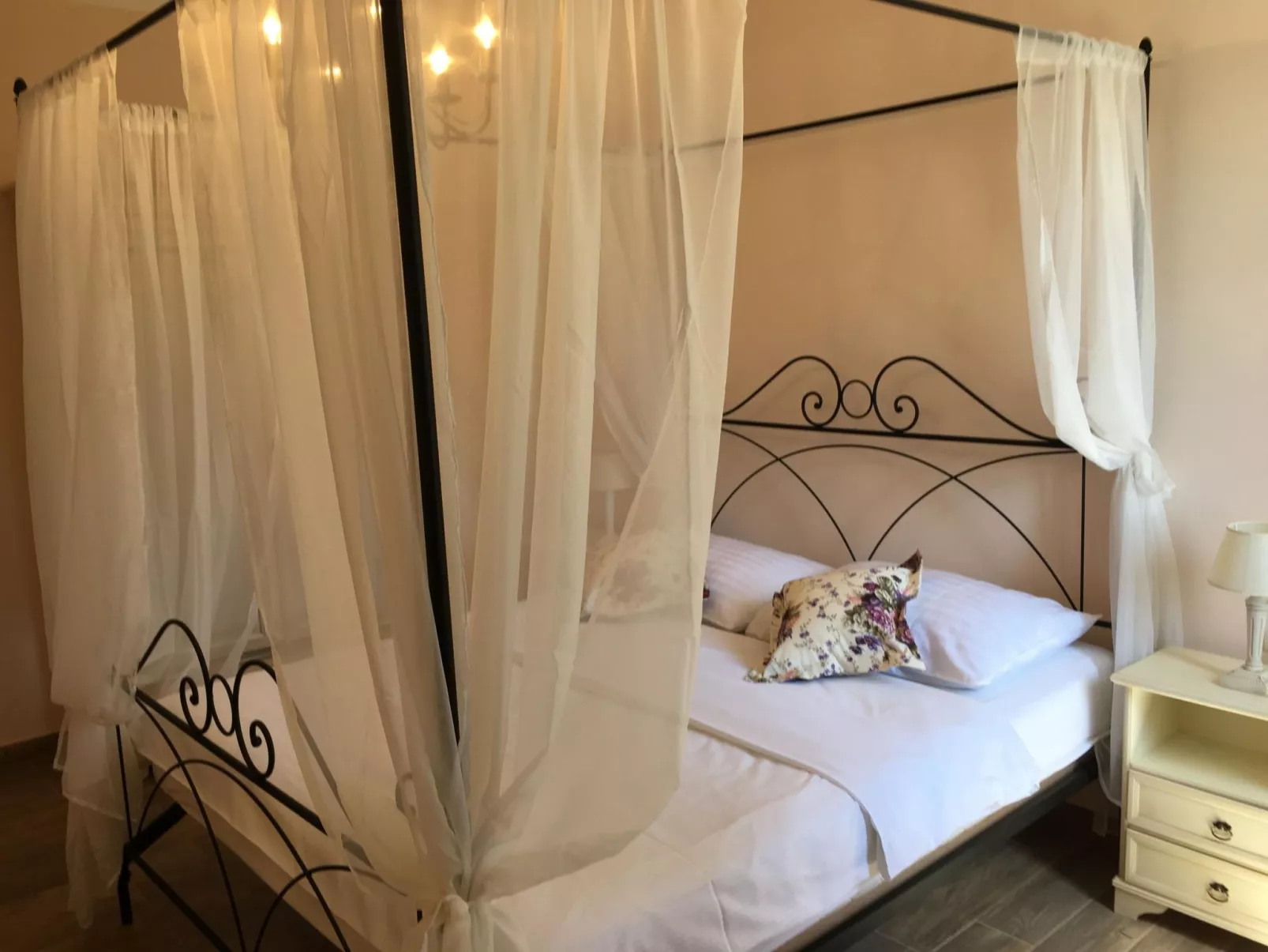 Gemütliche Wohnung in Stoja mit Möbliertem Balkon-Dedans