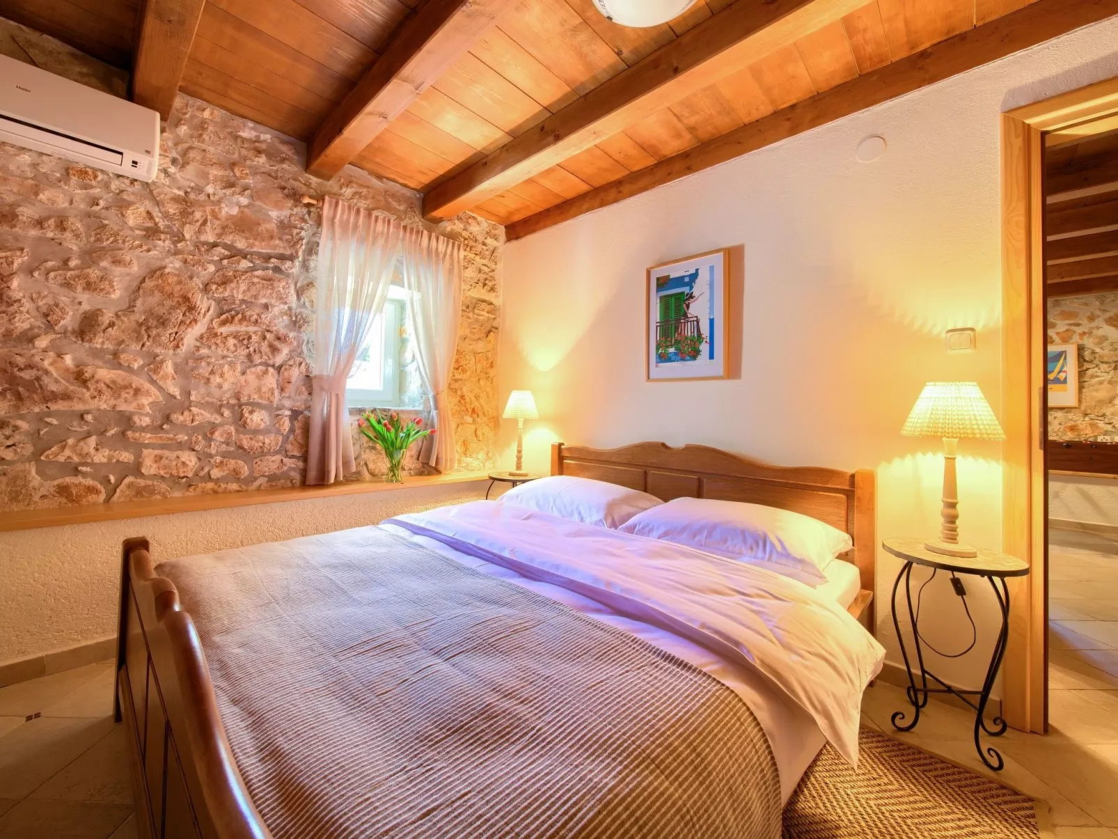 Steinvilla Margaret mit Pool und besonderem Flair-Inside