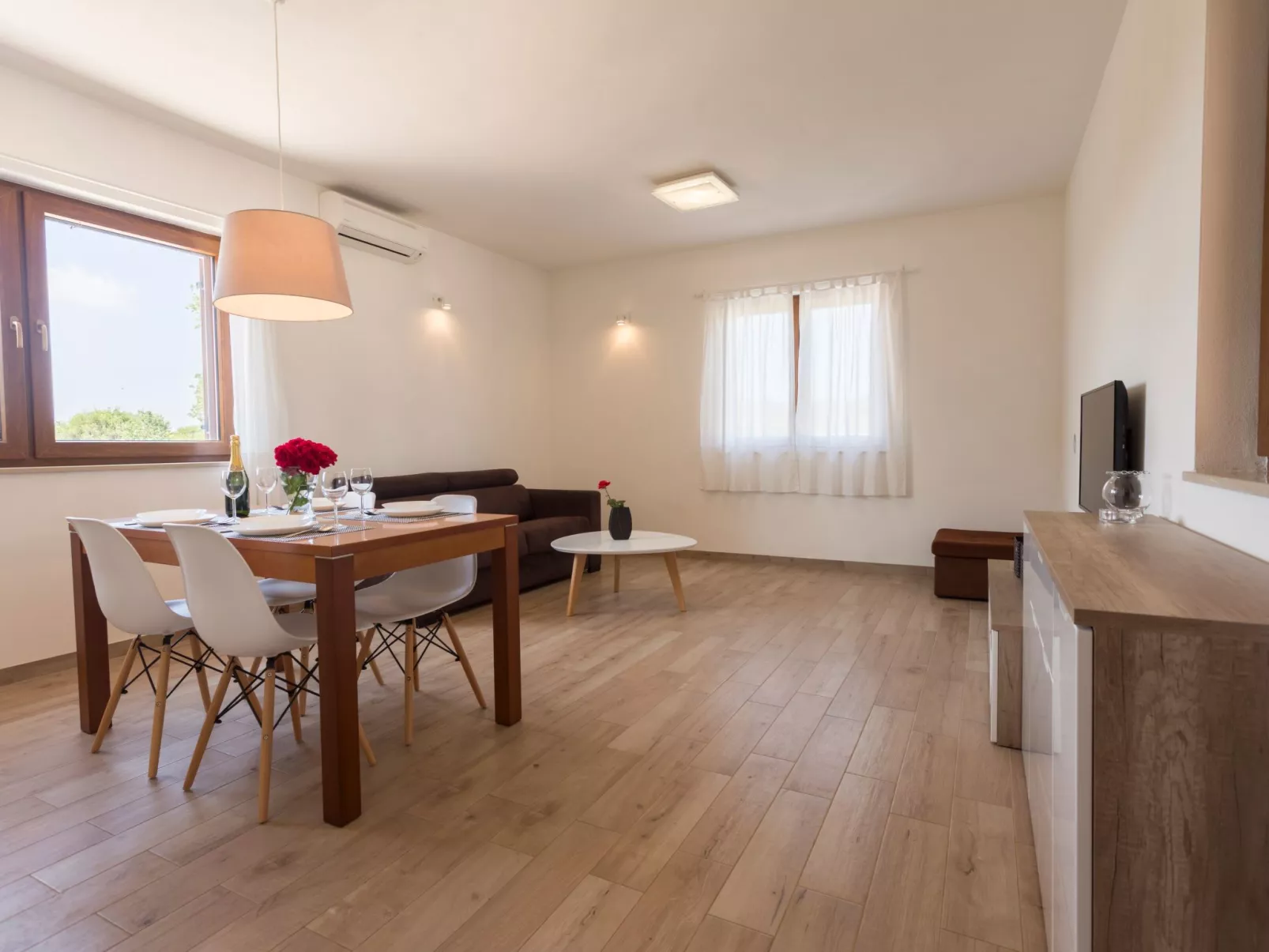 Haus Nina mit beheiztem Schwimmbad-Drinnen