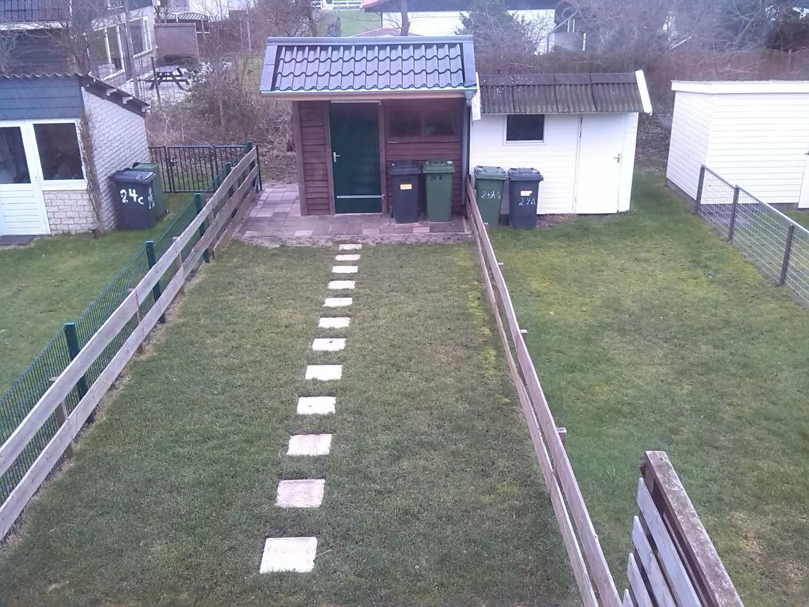 Gemütlicher Bungalow für 4 Personen-Draußen