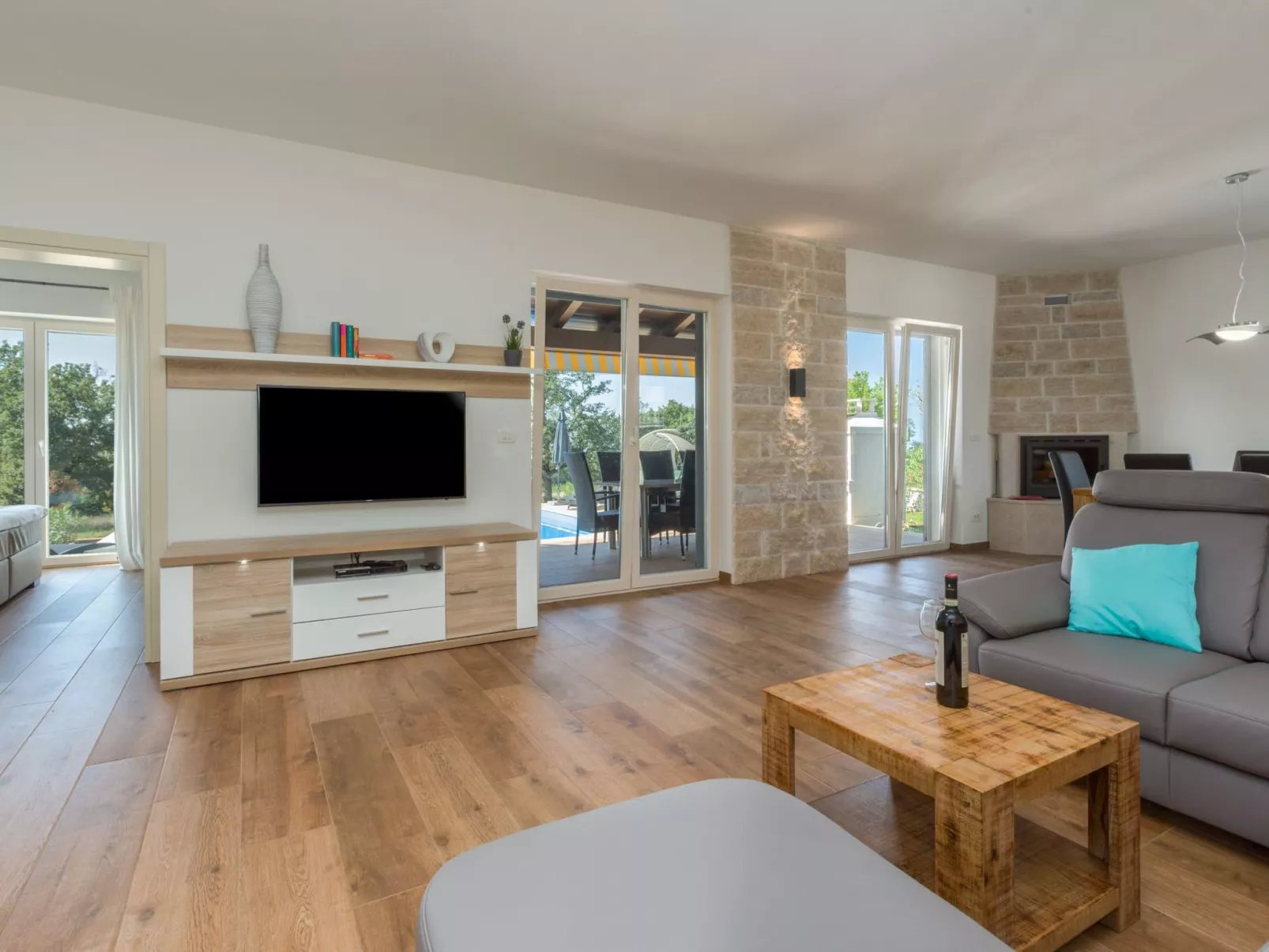 Tolles Ferienhaus in Deklići mit Privatem Pool-Dedans