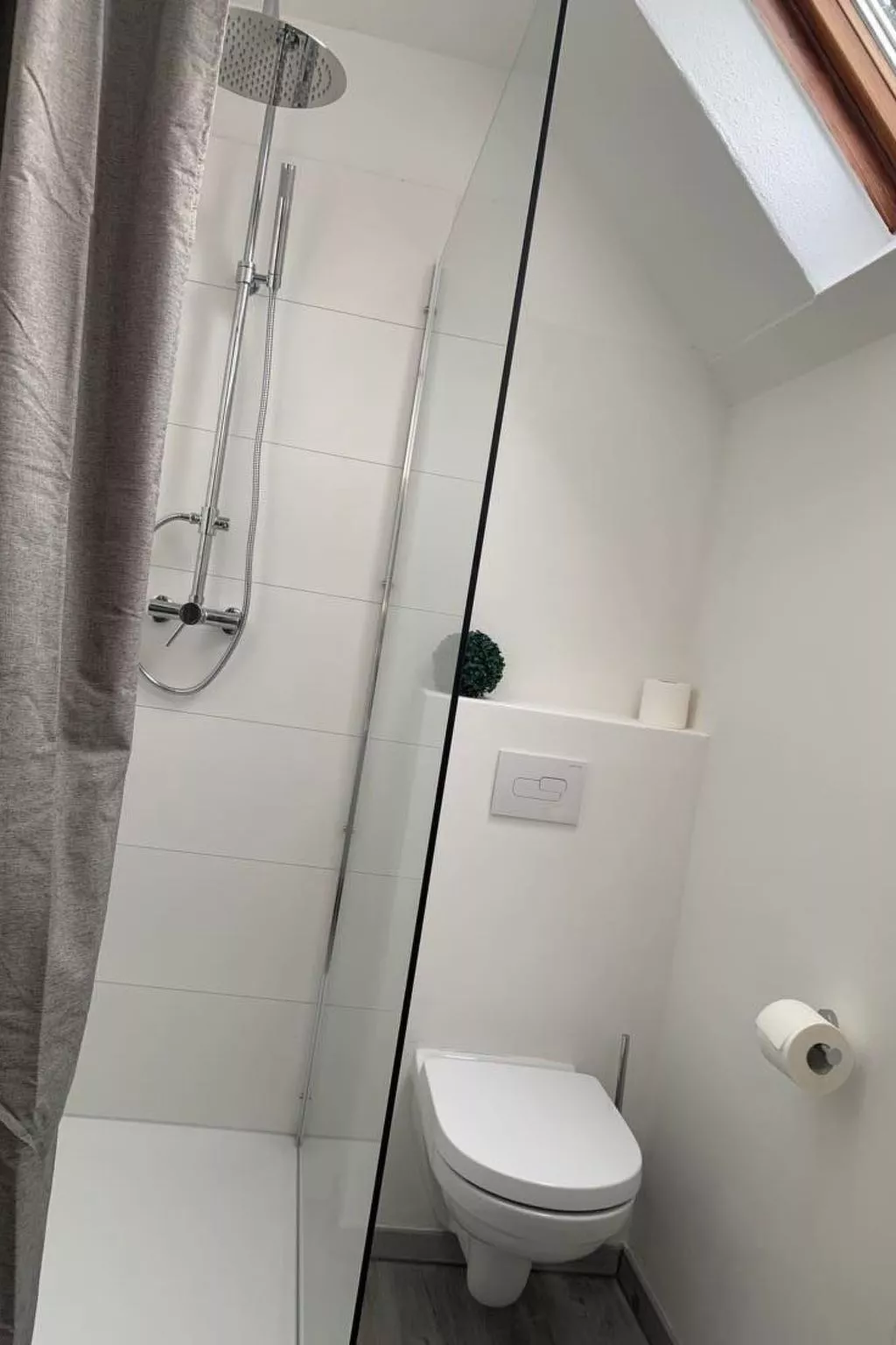 Idyllisches Ferienhaus mit Balkon und Garten-Image-tags.info