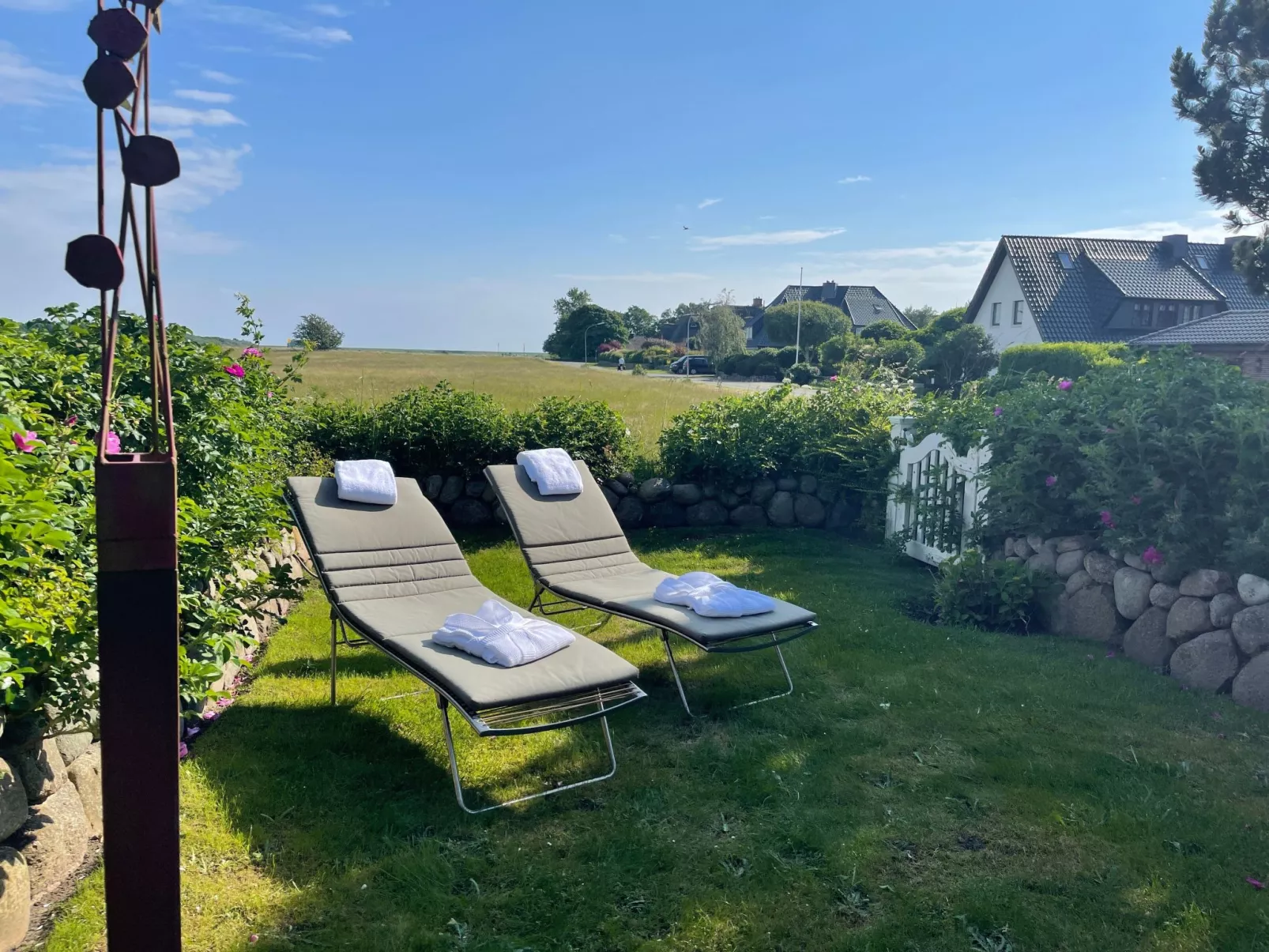 Wünderschöner Hausteil mit Garten-Inside