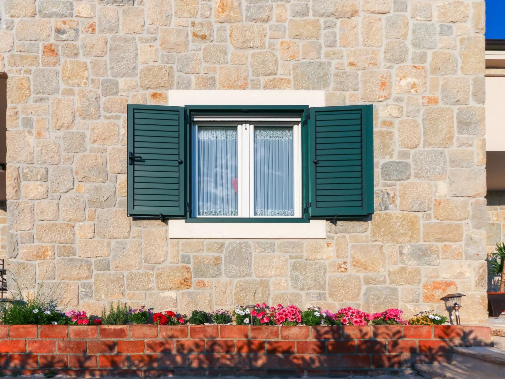 Luxuriöse Steinvilla mit privatem Swimmingpool und herrlichem Meerblick-Image-tags.info